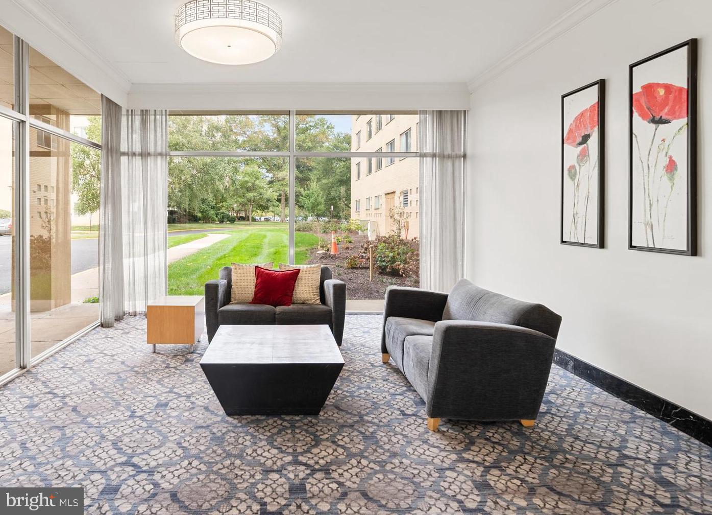 RIVER TOWERS - Residential