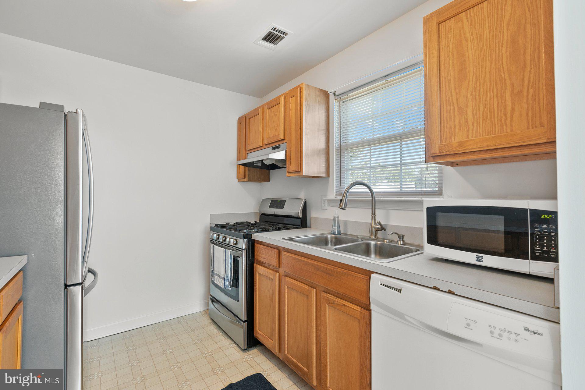 YARDLEY HILLS - Residential