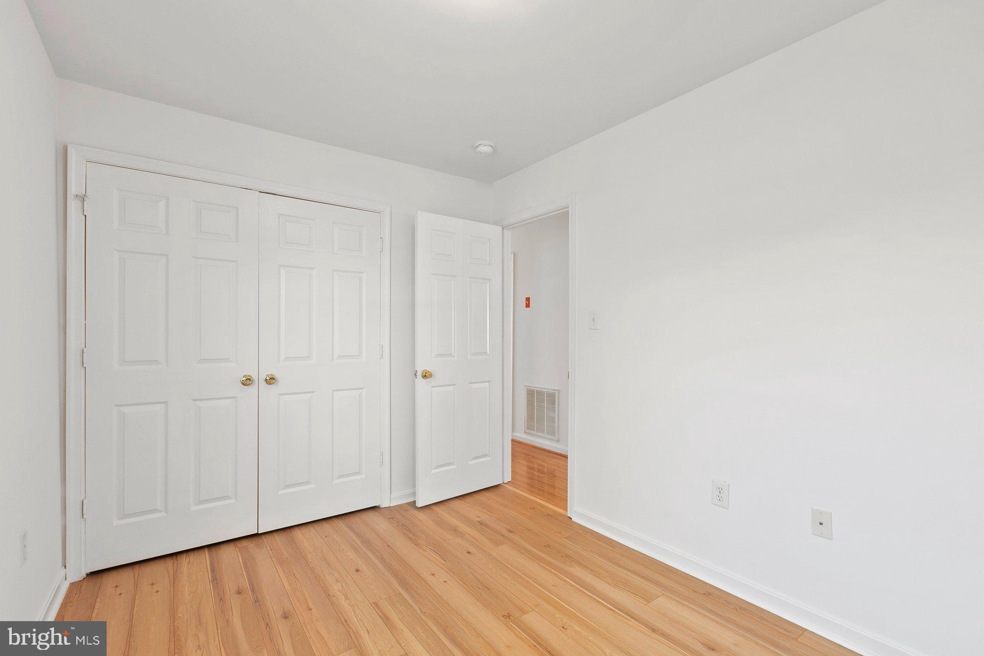 YARDLEY HILLS - Residential