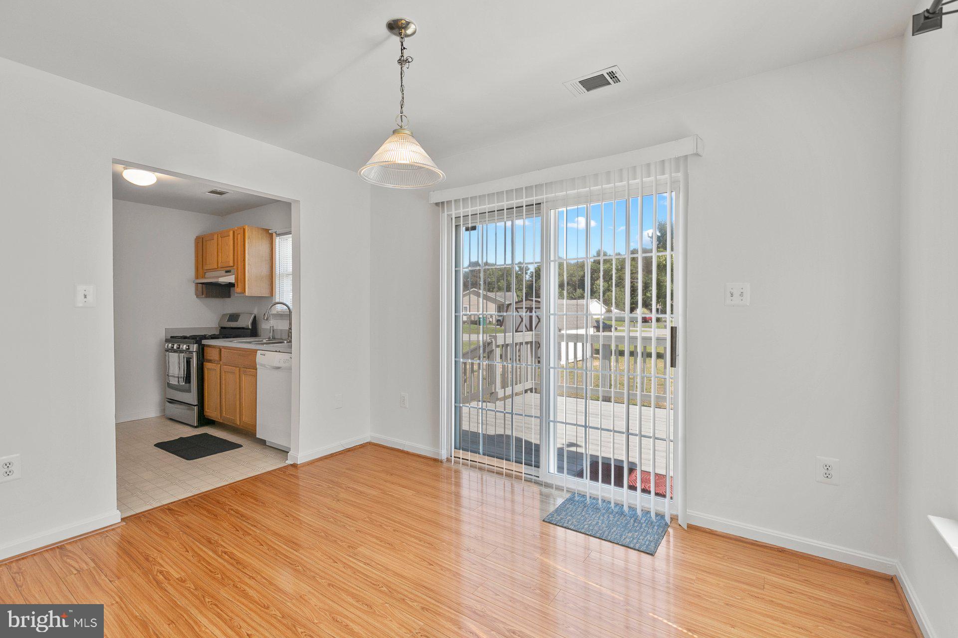 YARDLEY HILLS - Residential