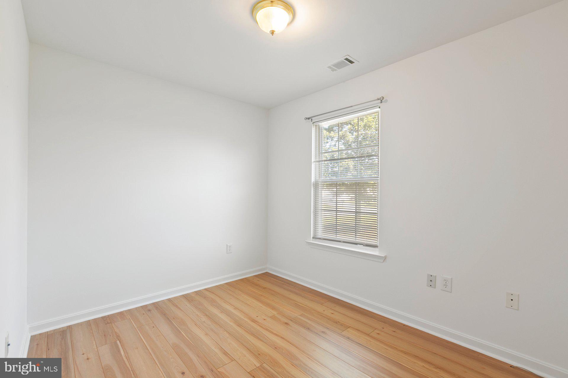 YARDLEY HILLS - Residential