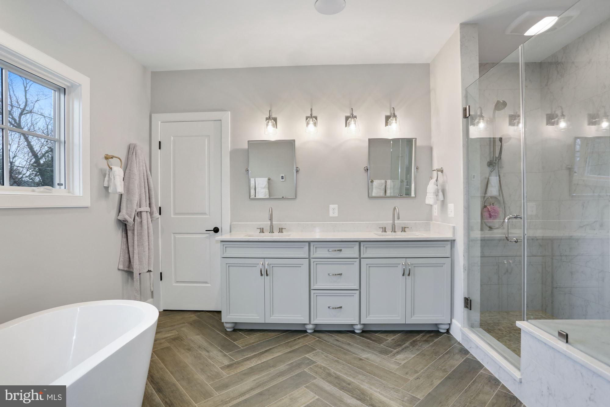 WAVERLY HILLS - Residential