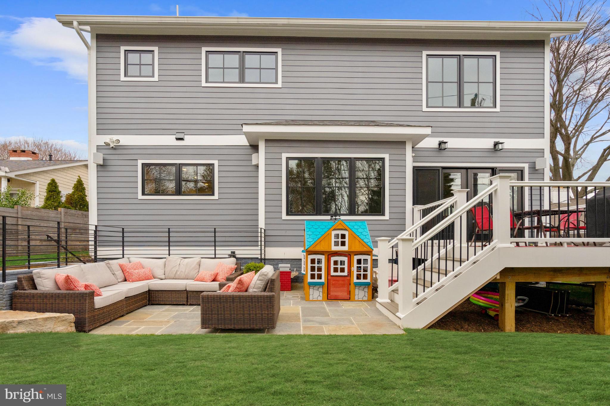 WAVERLY HILLS - Residential