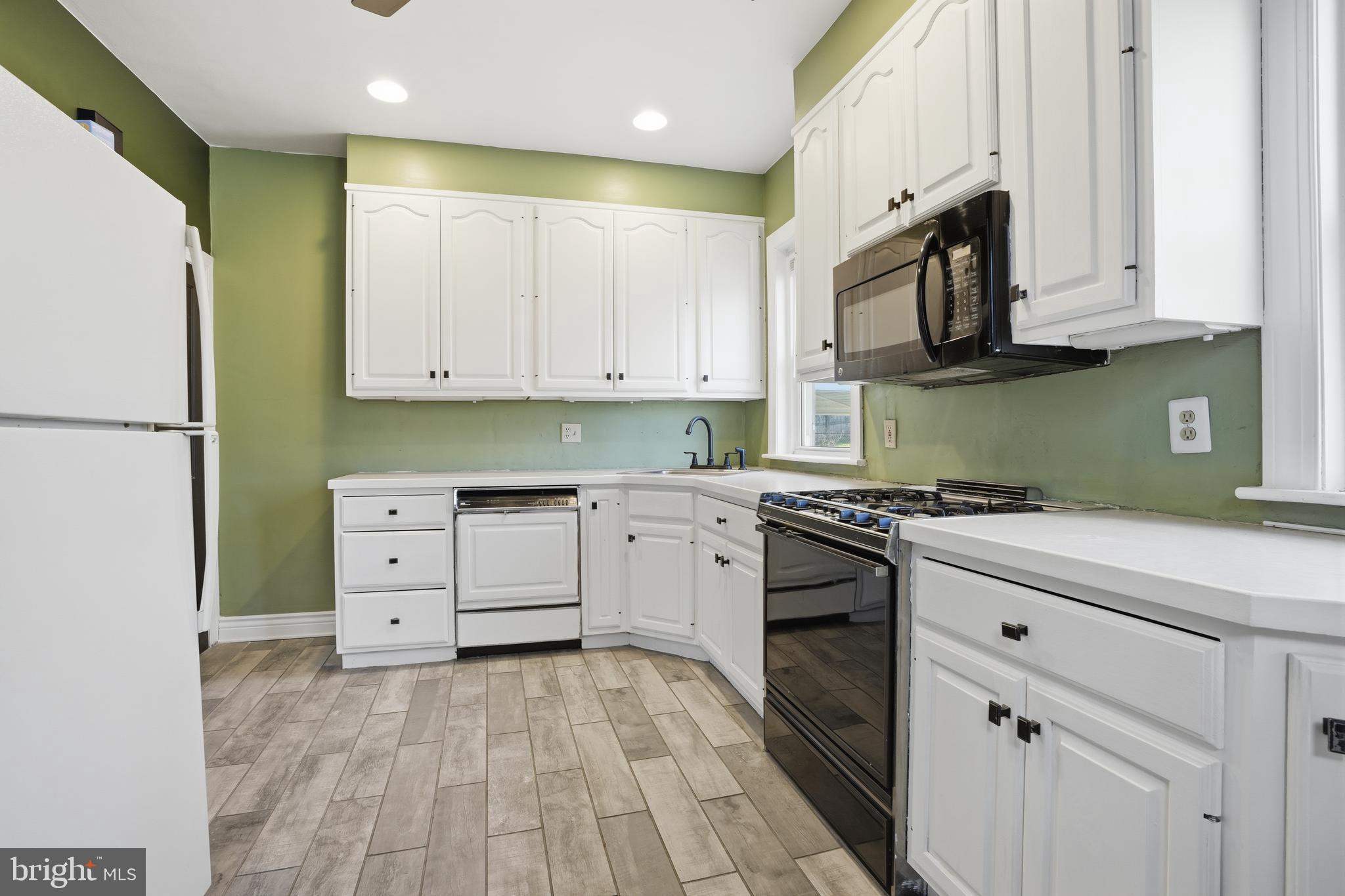 CHELTENHAM VIL - Residential