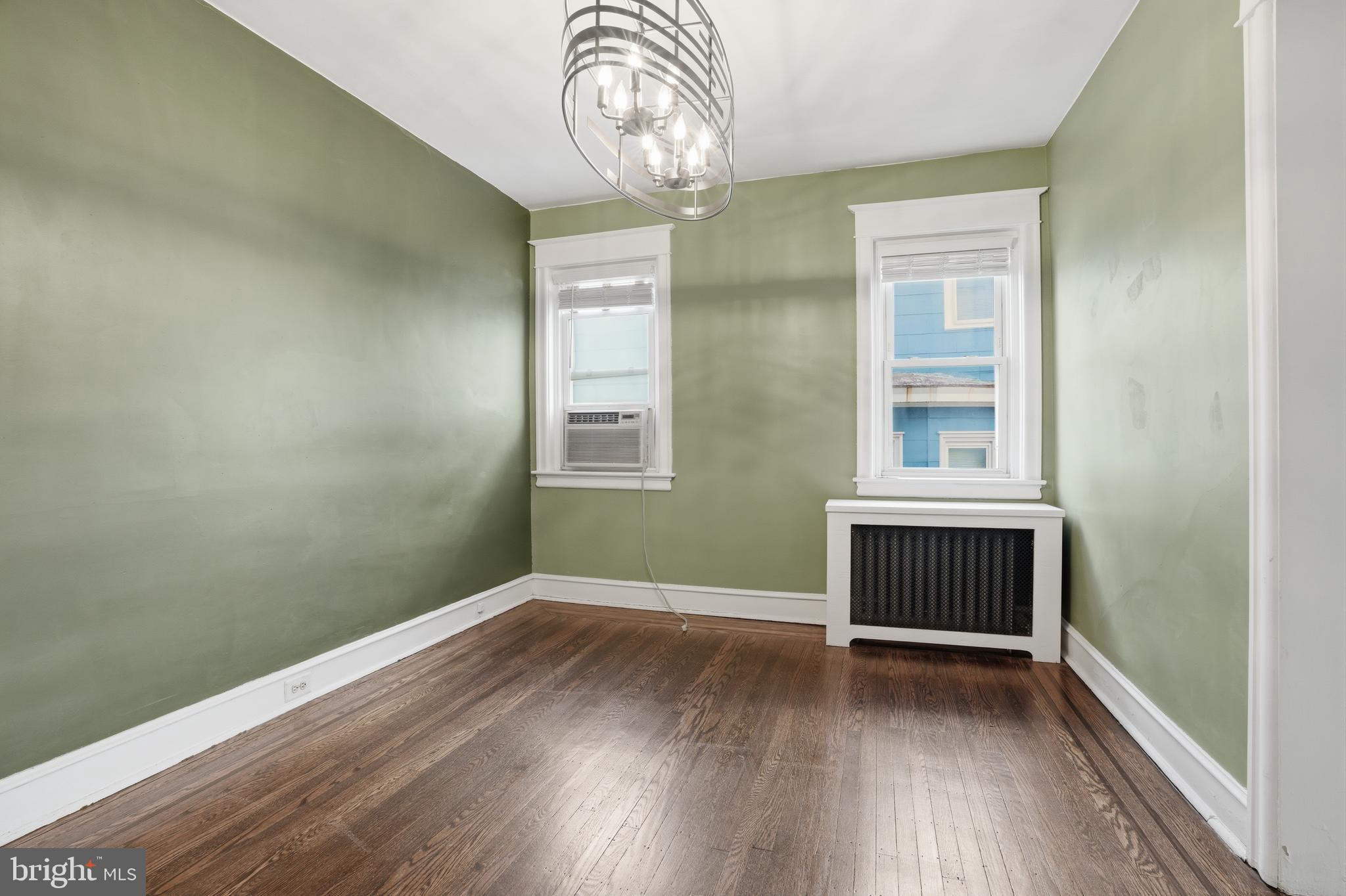 CHELTENHAM VIL - Residential