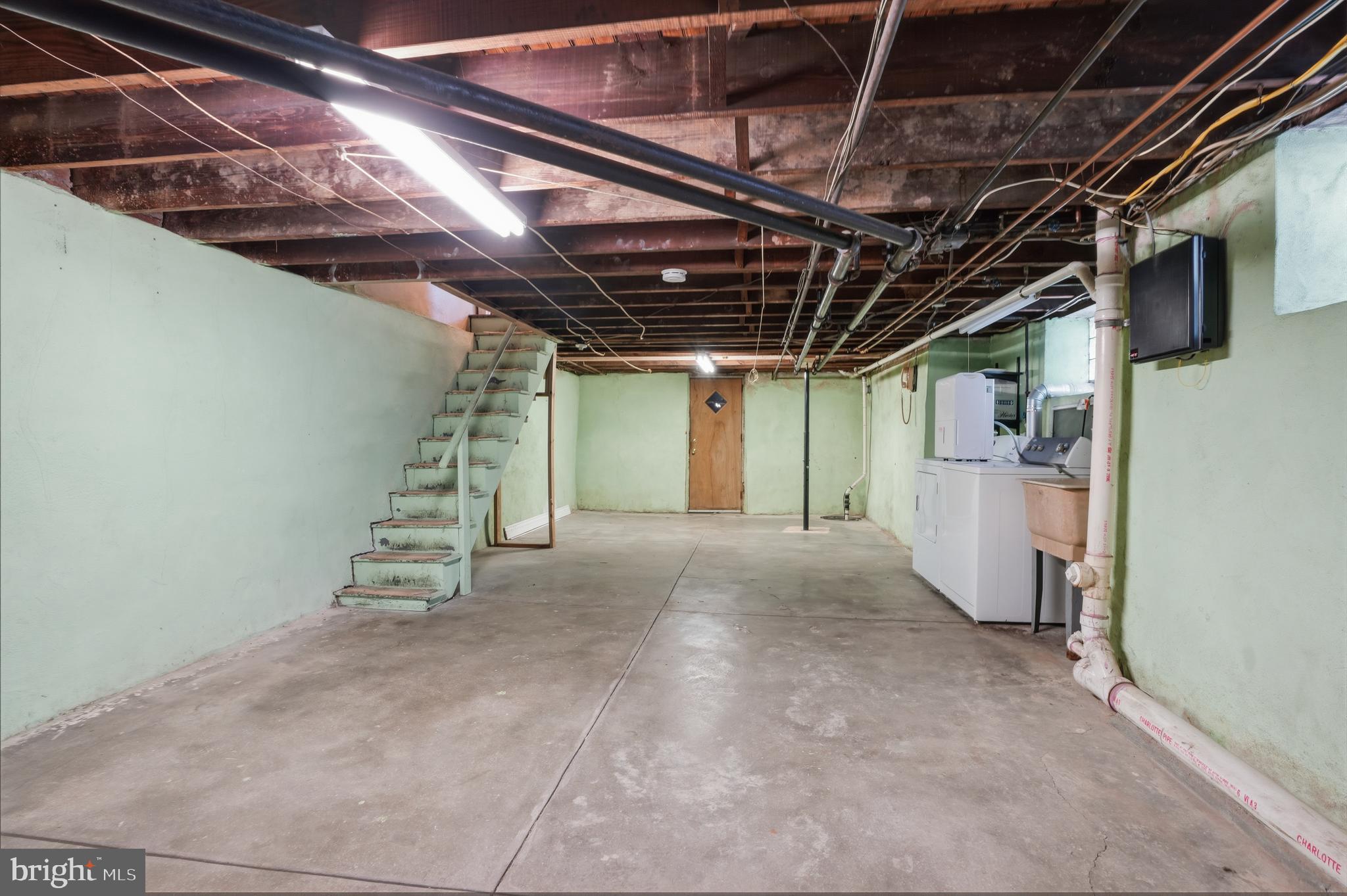 CHELTENHAM VIL - Residential