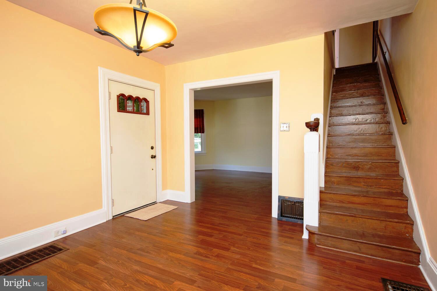 JENKINTOWN - Residential