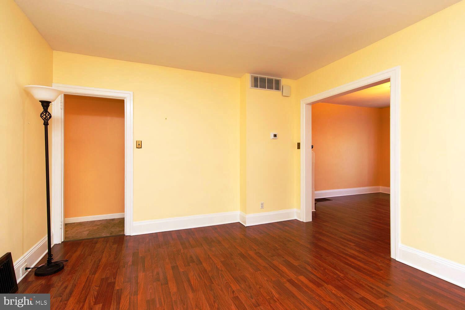 JENKINTOWN - Residential