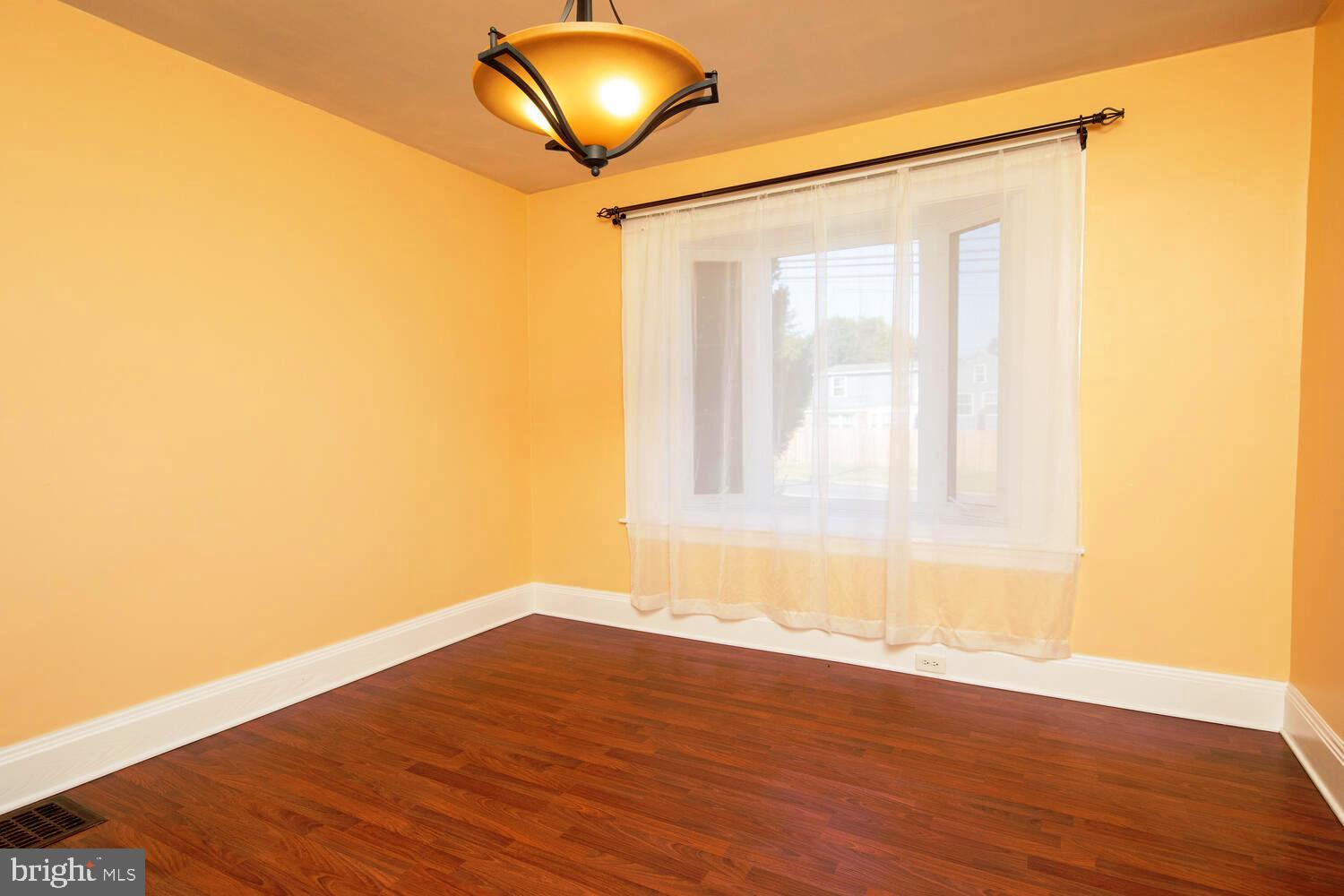 JENKINTOWN - Residential