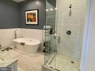 225 20TH STREET NE 4