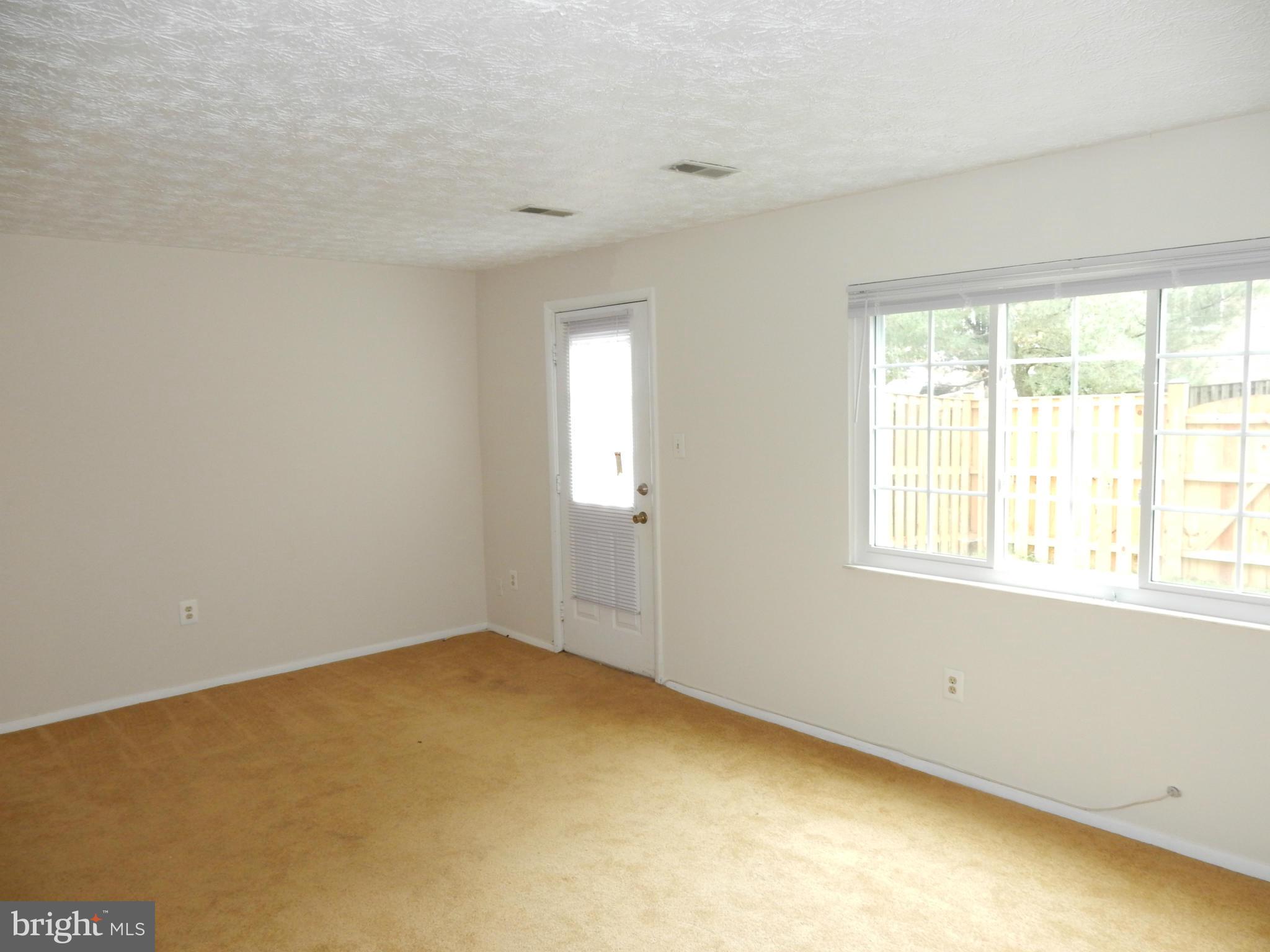 COURTS OF TYSONS - Residential Lease