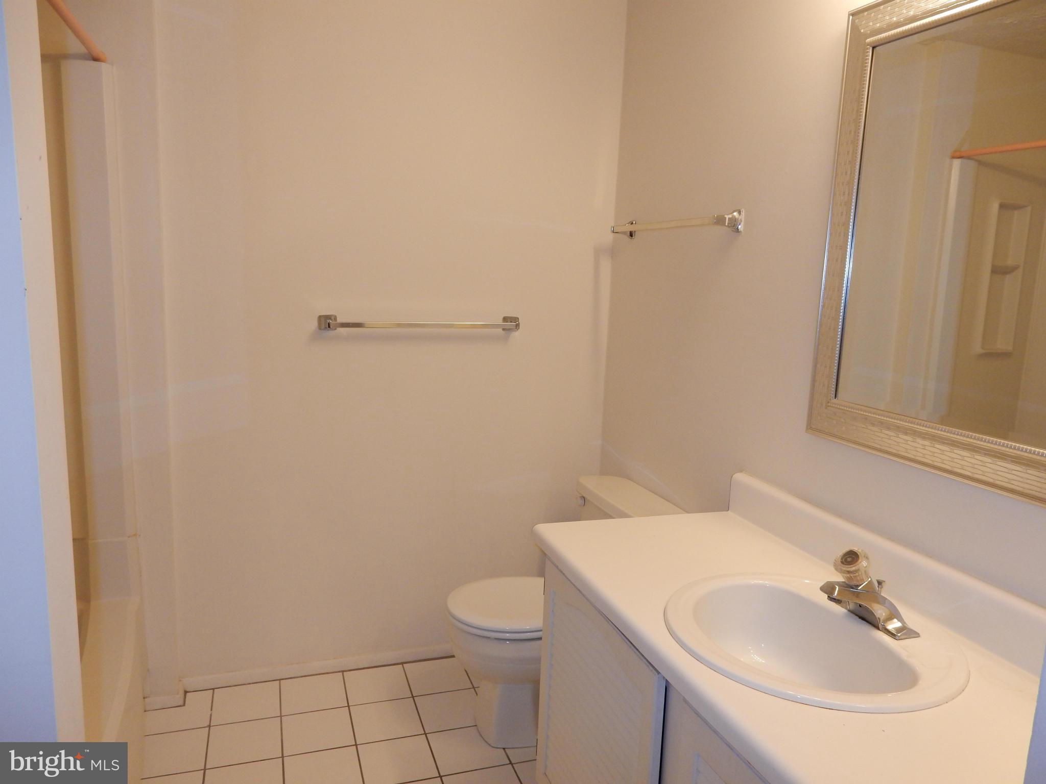 COURTS OF TYSONS - Residential Lease