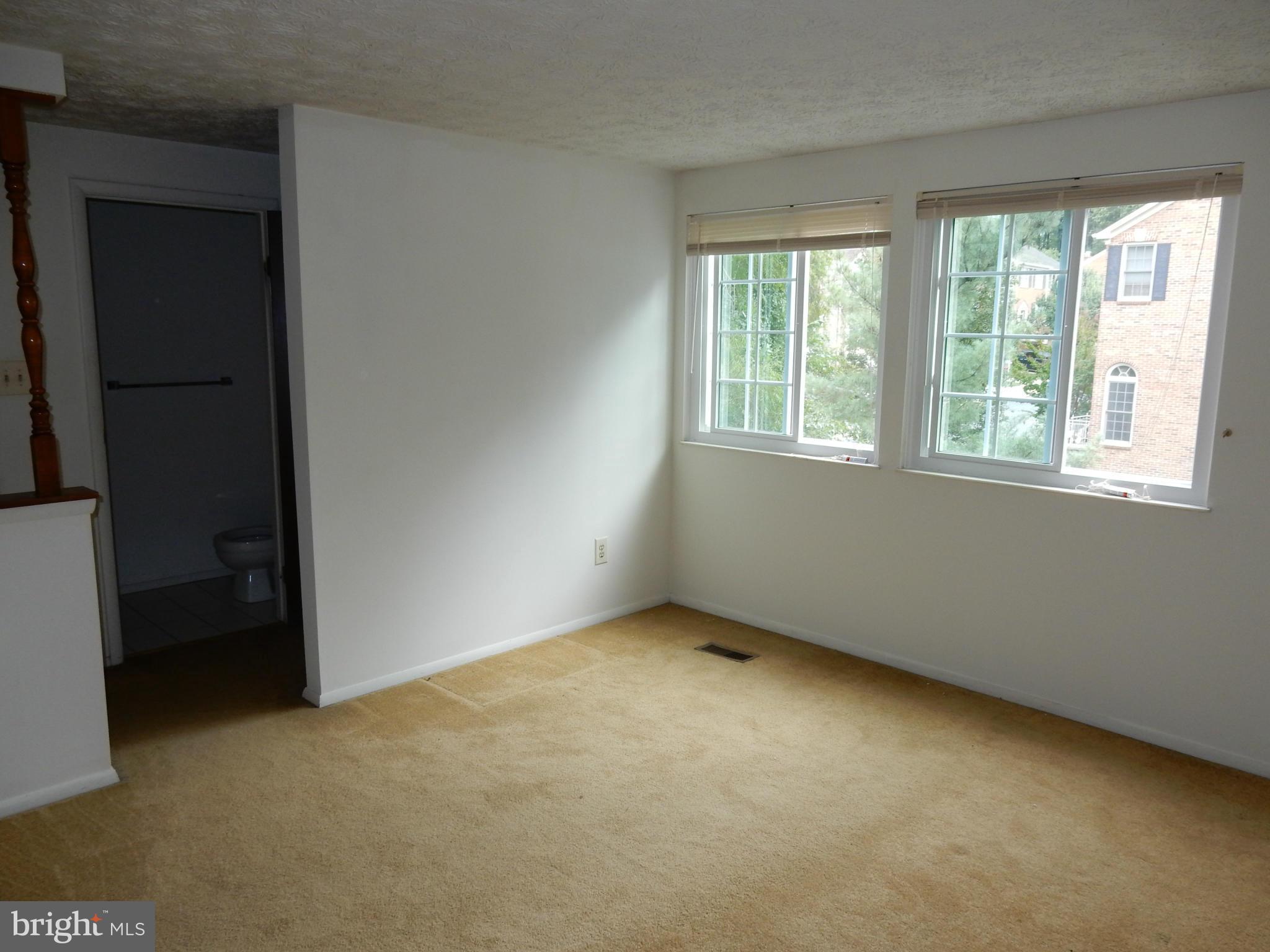 COURTS OF TYSONS - Residential Lease