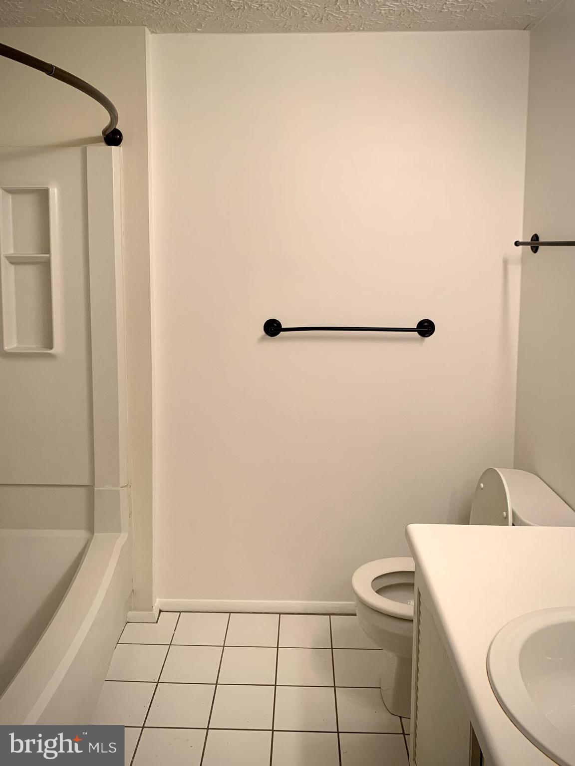 COURTS OF TYSONS - Residential Lease