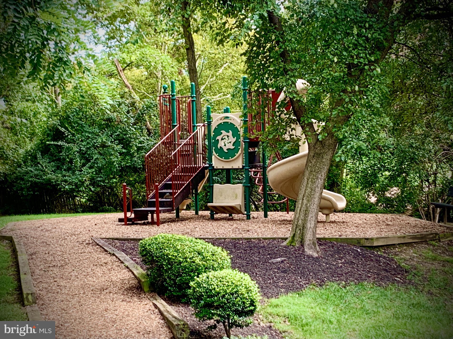 COURTS OF TYSONS - Residential Lease