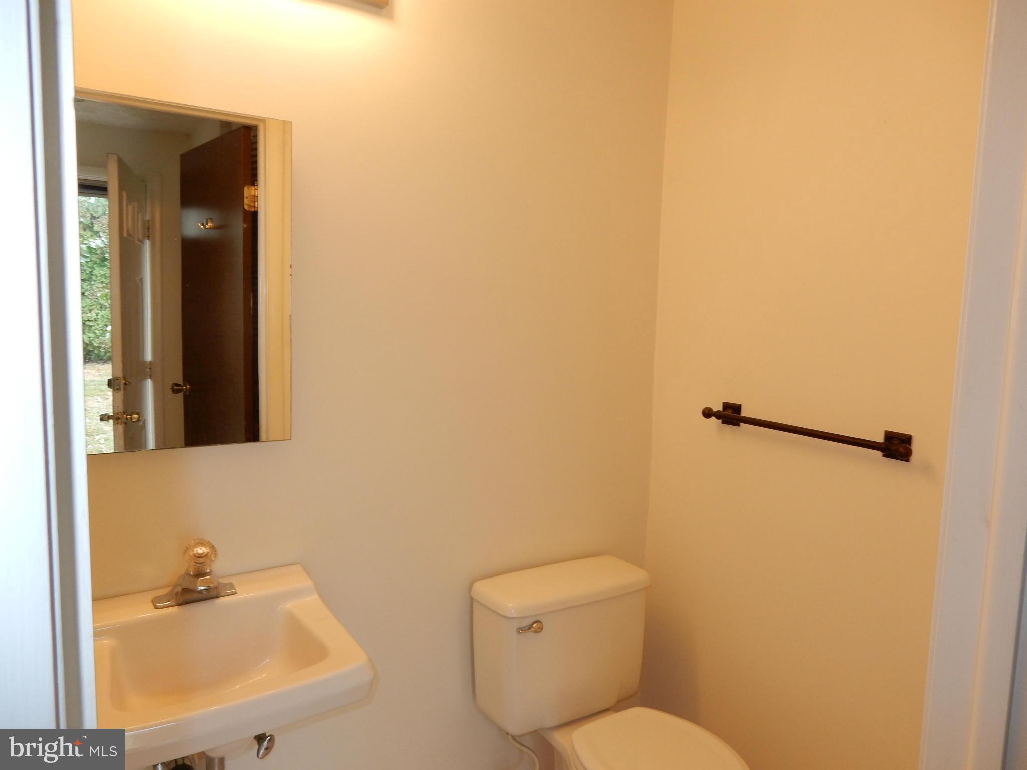 COURTS OF TYSONS - Residential Lease