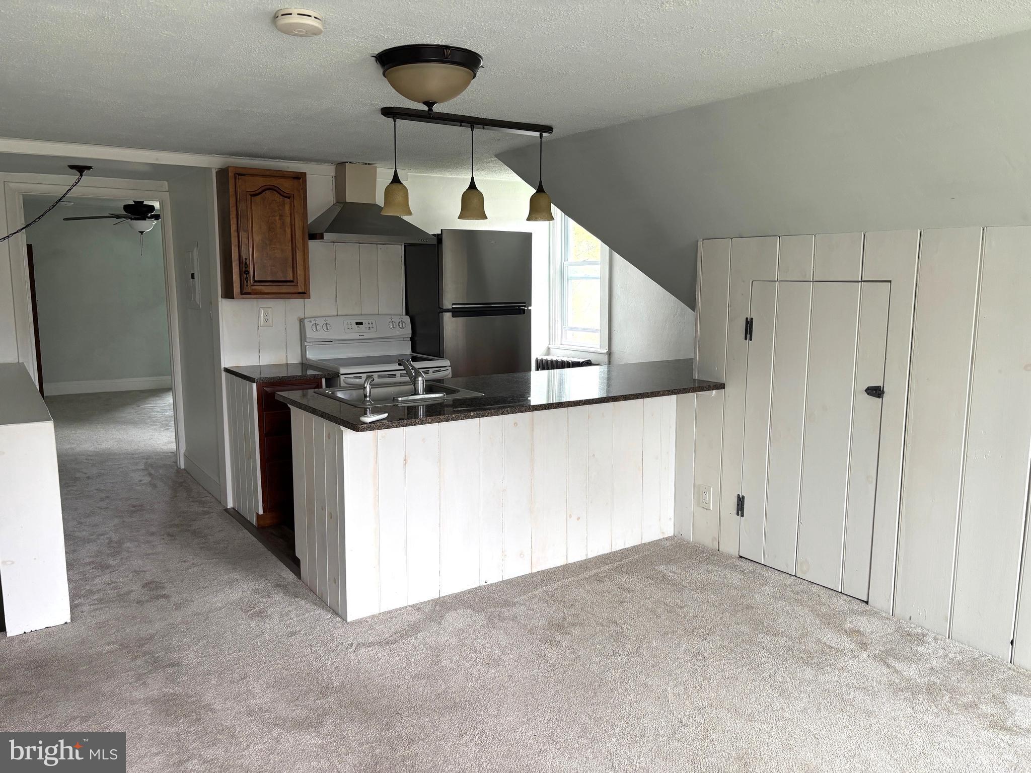 000 - Residential Lease