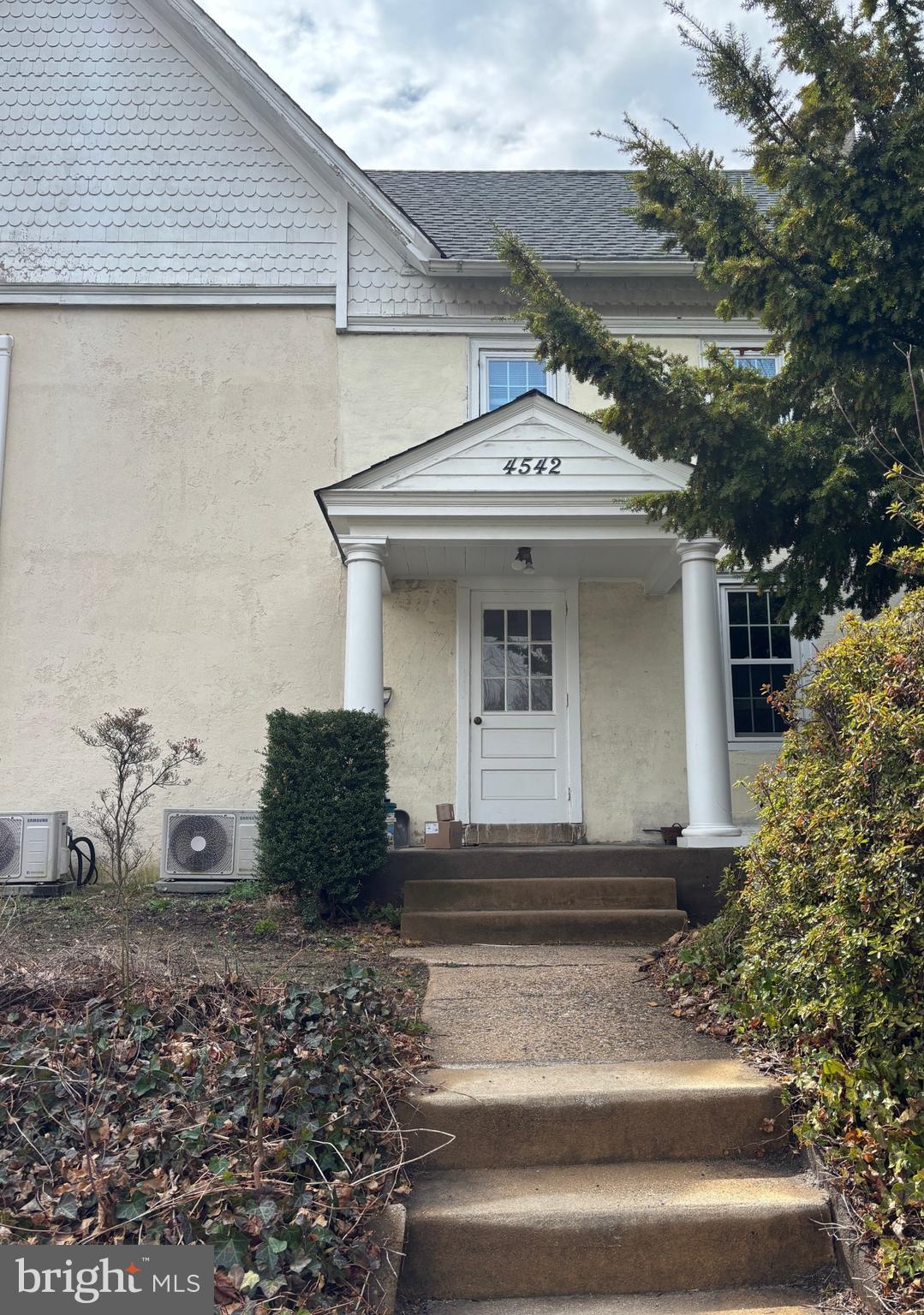 000 - Residential Lease