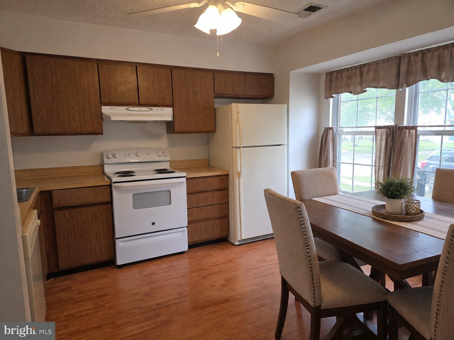 4172 LOG TEAL COURT