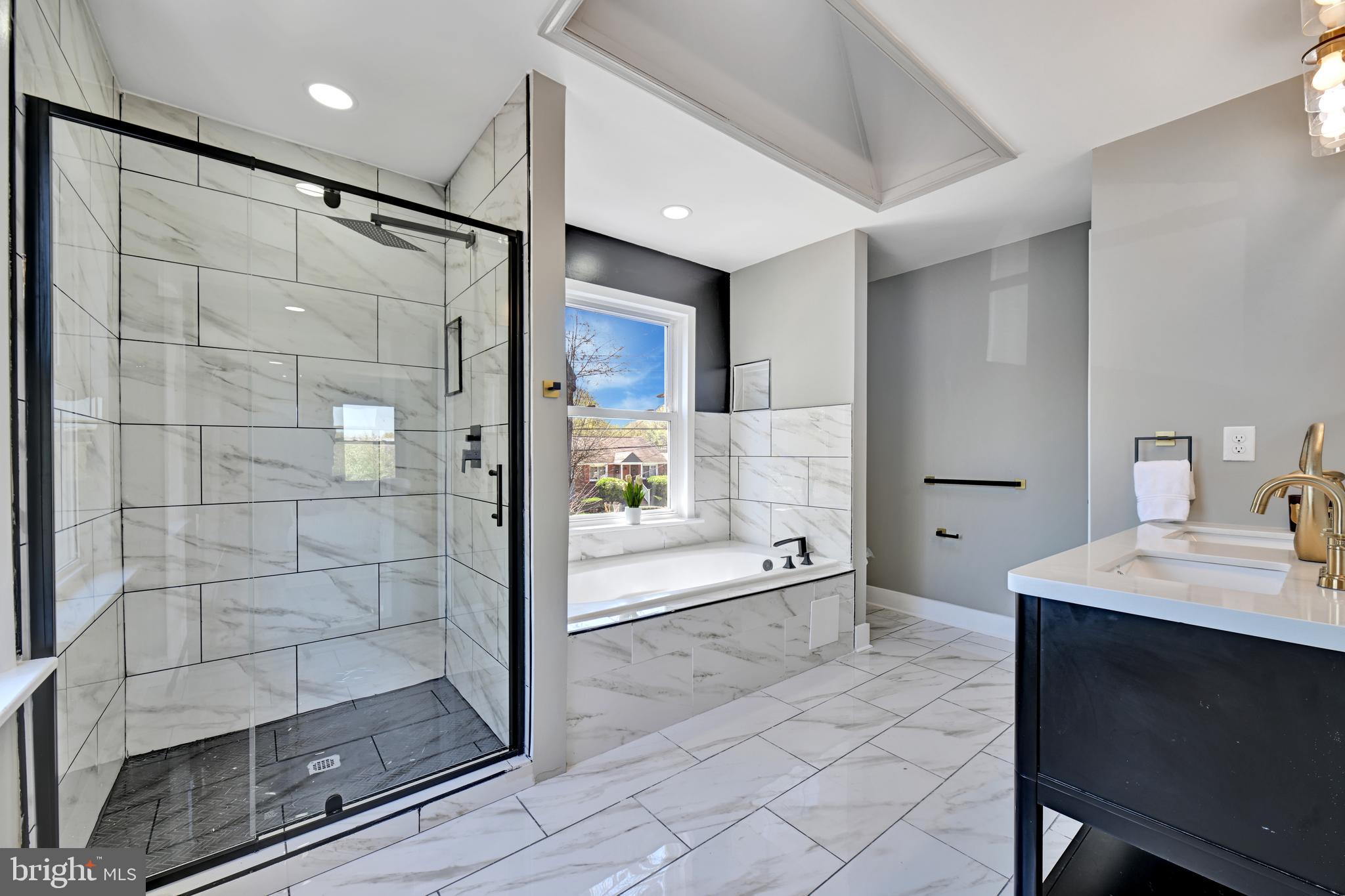 RIVERDALE PARK - Residential