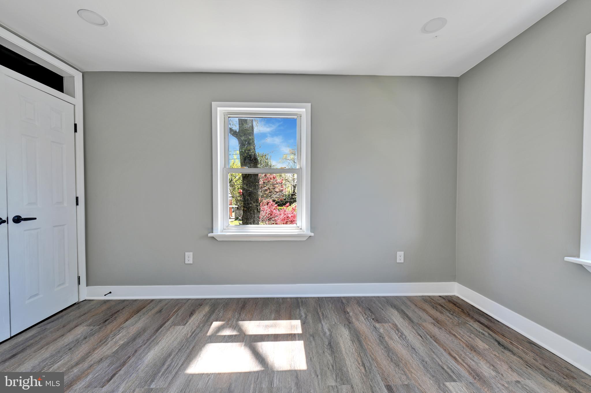 RIVERDALE PARK - Residential