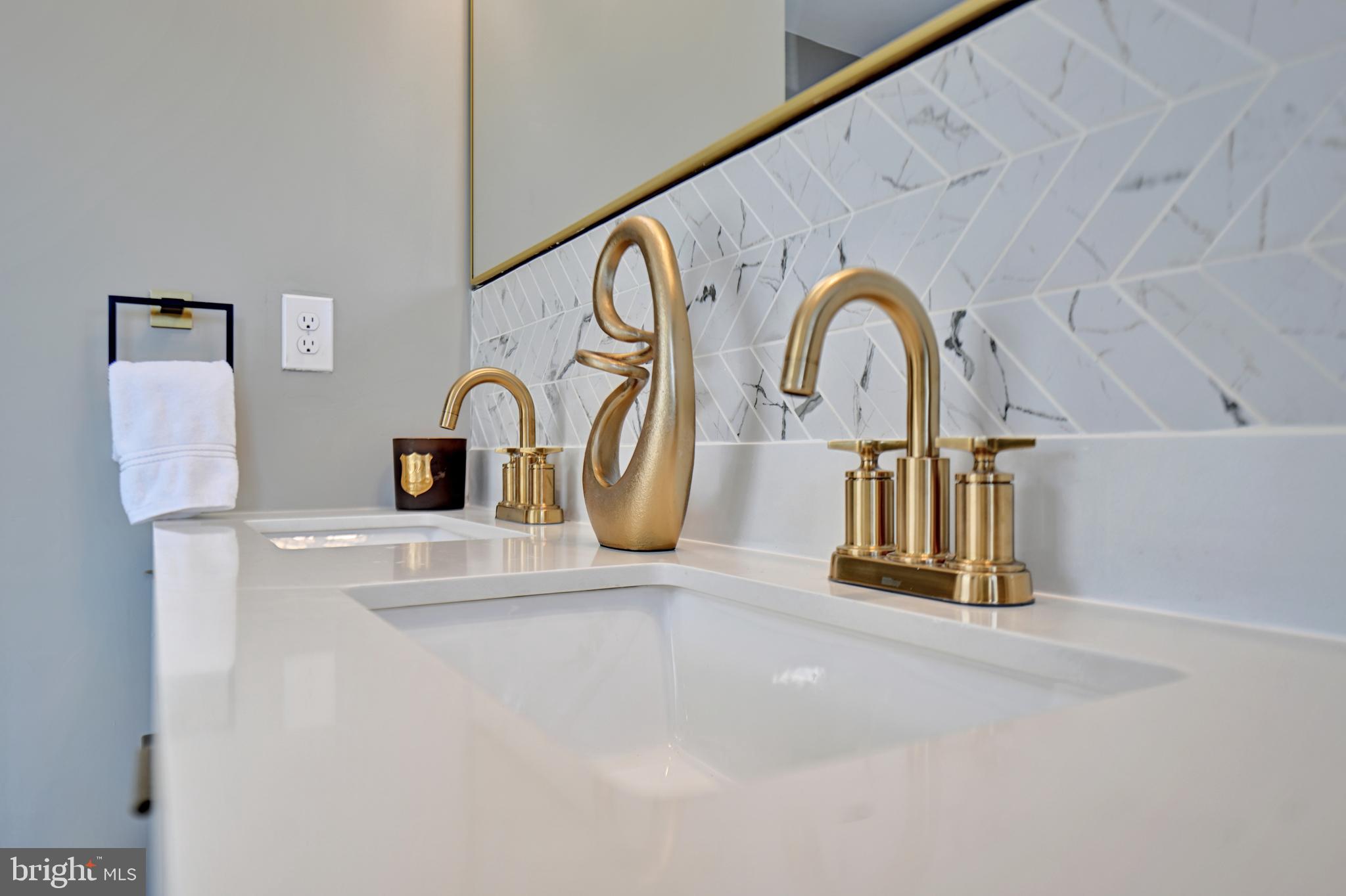 RIVERDALE PARK - Residential