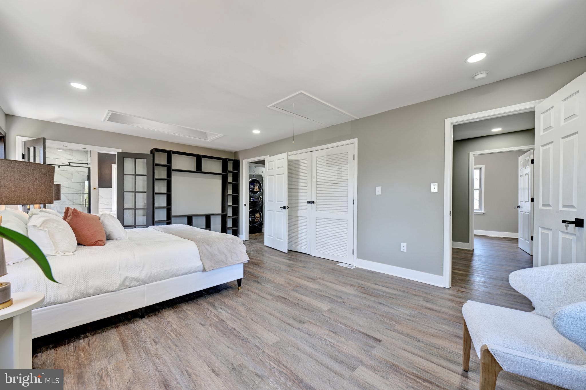 RIVERDALE PARK - Residential