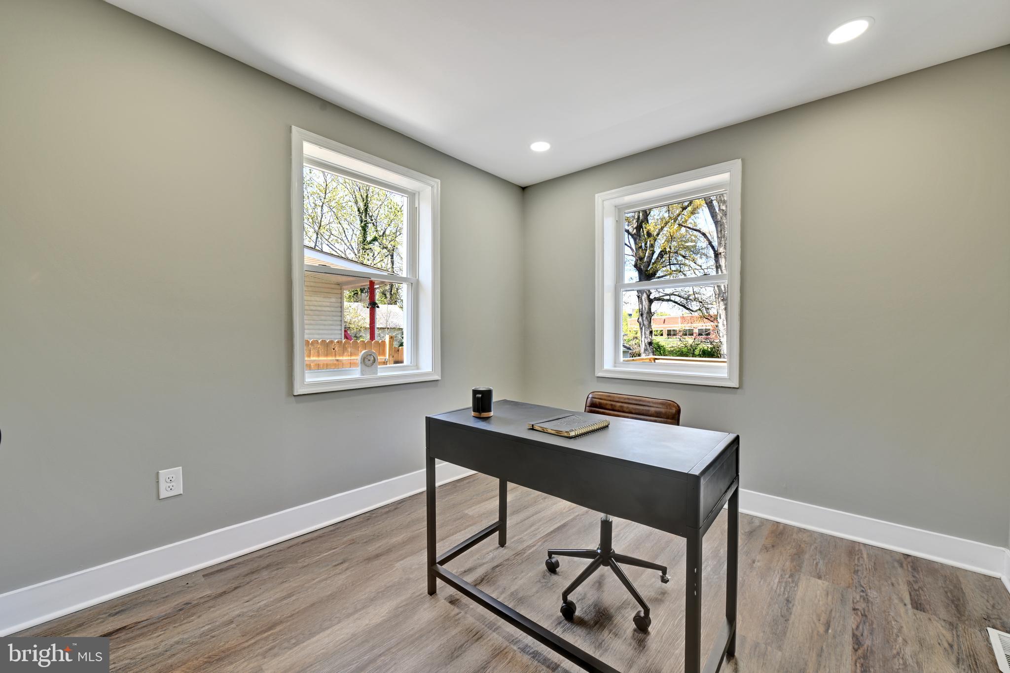 RIVERDALE PARK - Residential