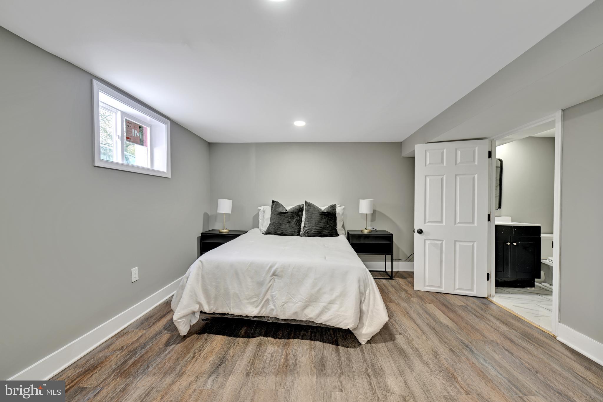 RIVERDALE PARK - Residential