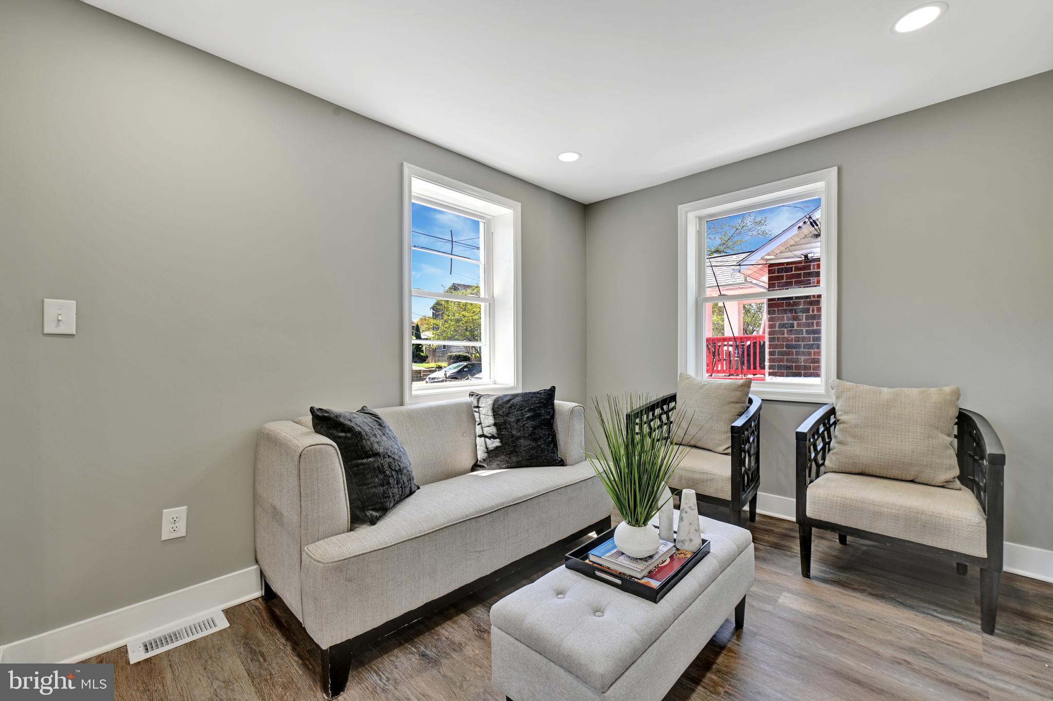 RIVERDALE PARK - Residential