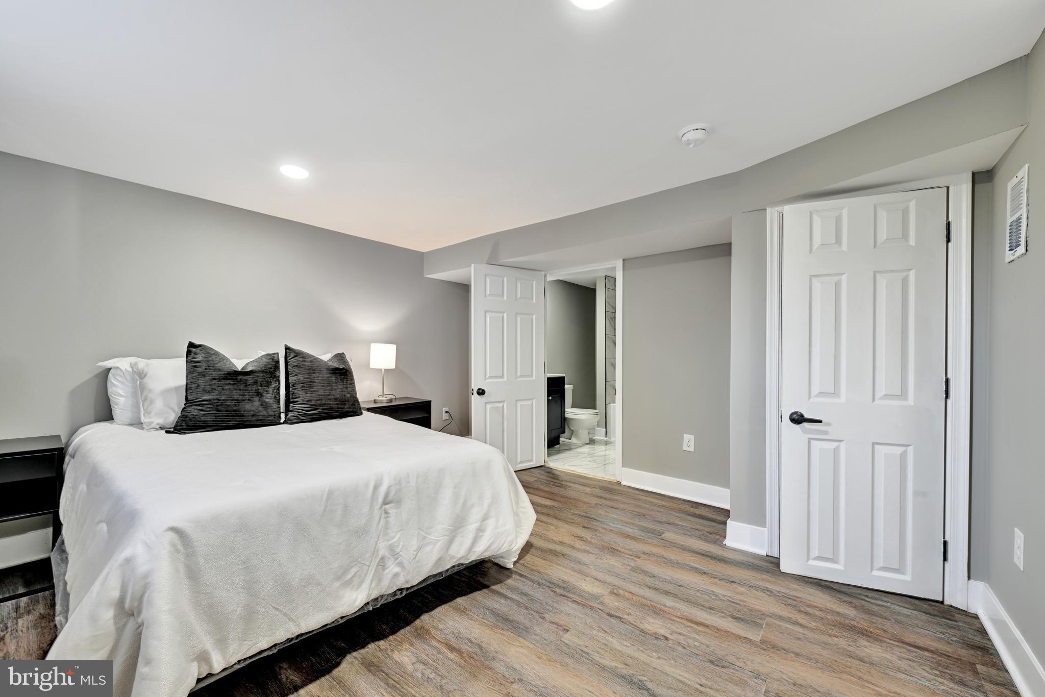 RIVERDALE PARK - Residential