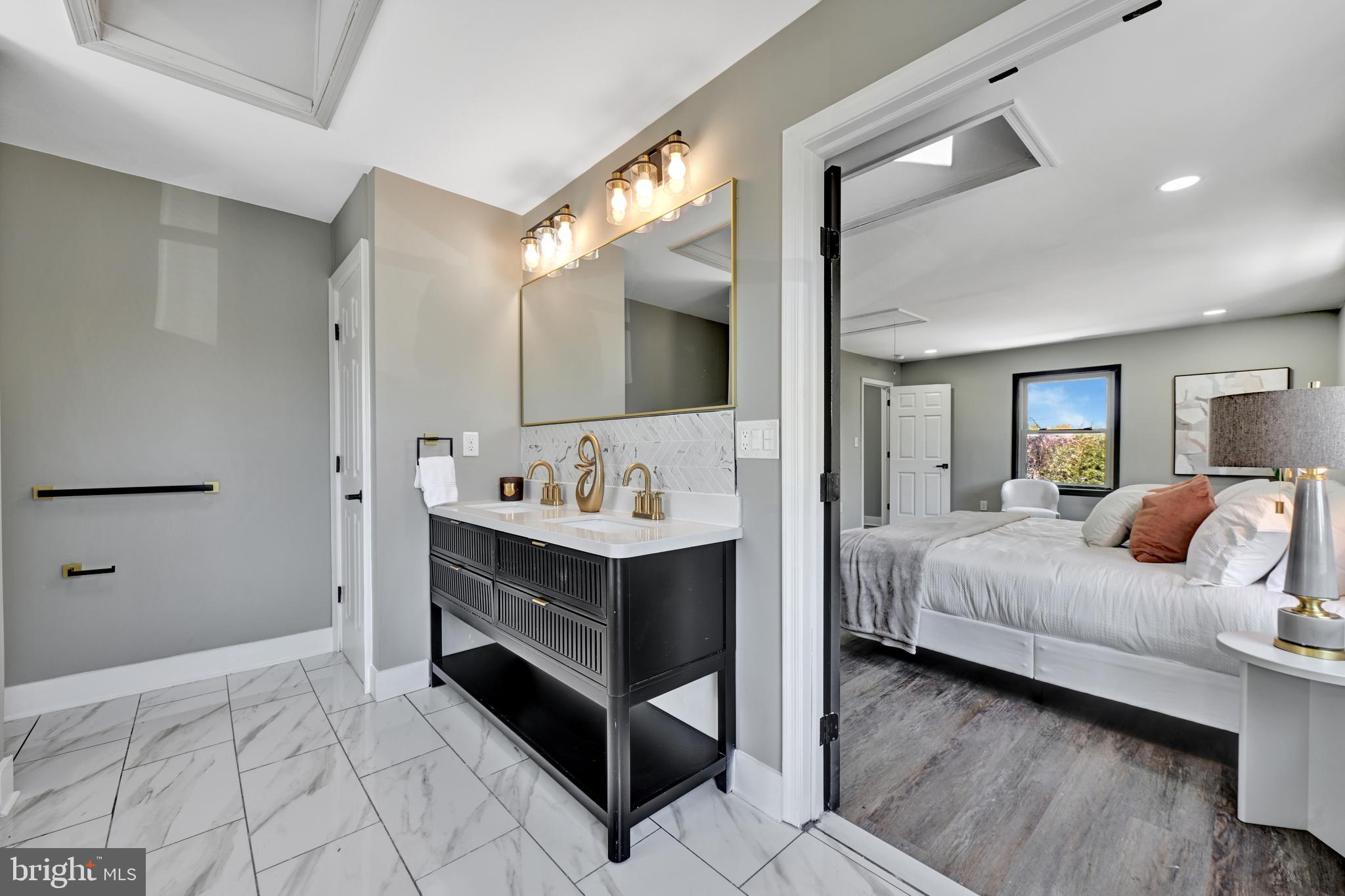 RIVERDALE PARK - Residential