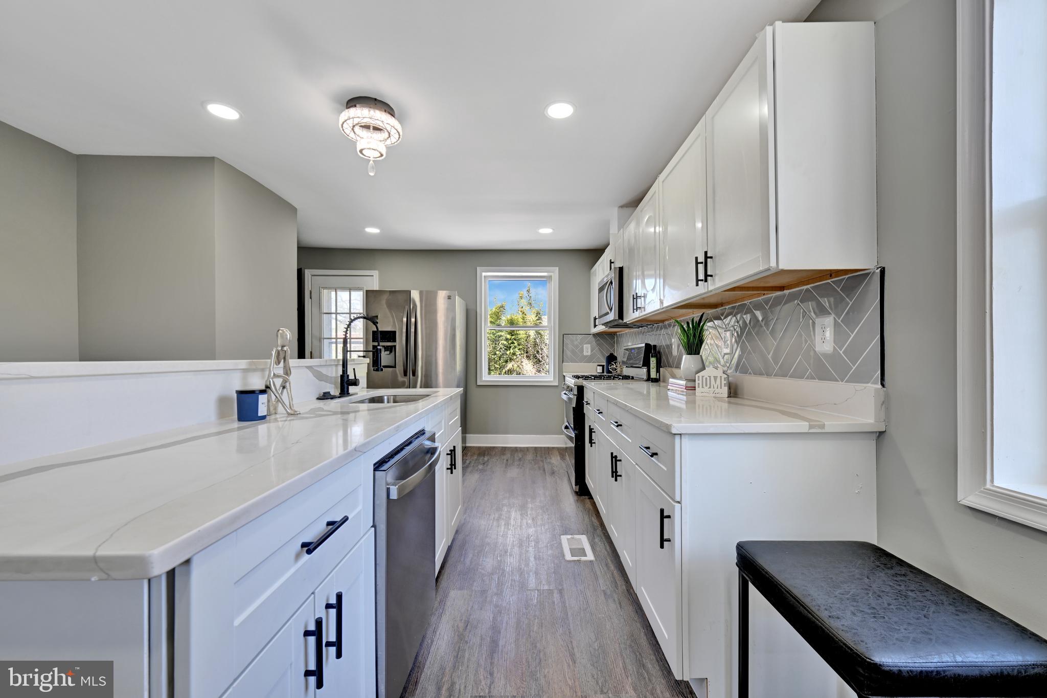 RIVERDALE PARK - Residential