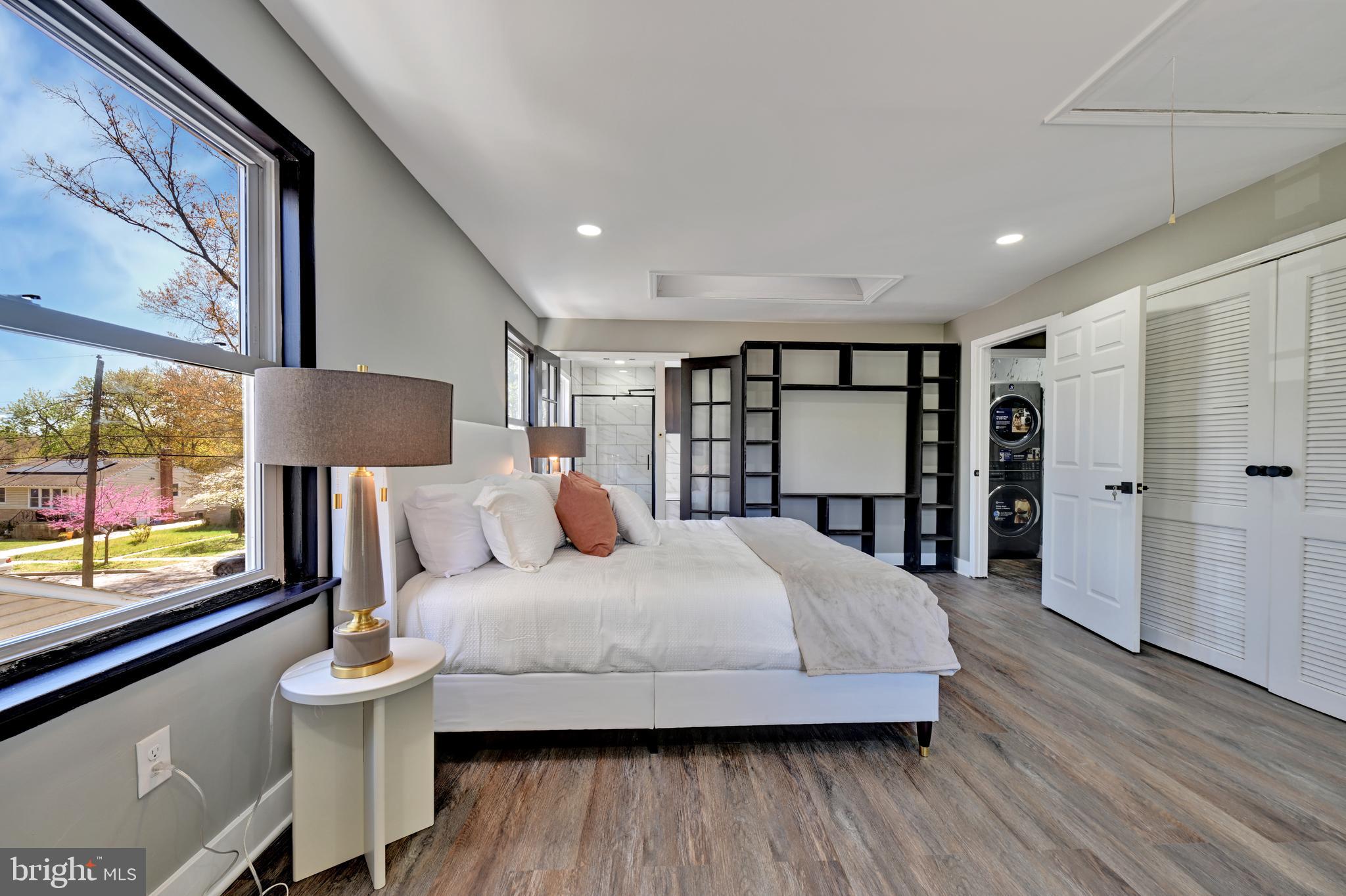 RIVERDALE PARK - Residential