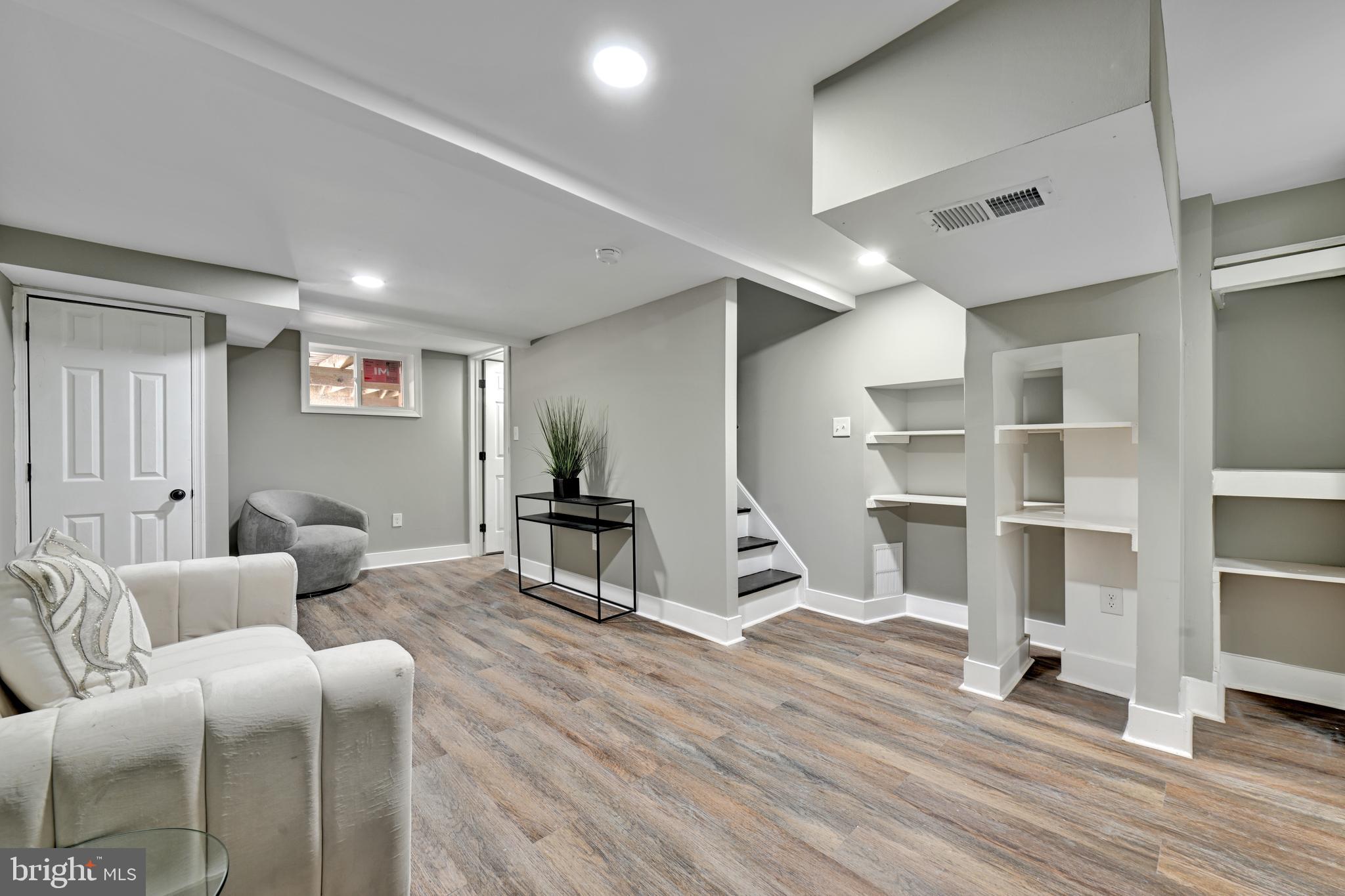 RIVERDALE PARK - Residential