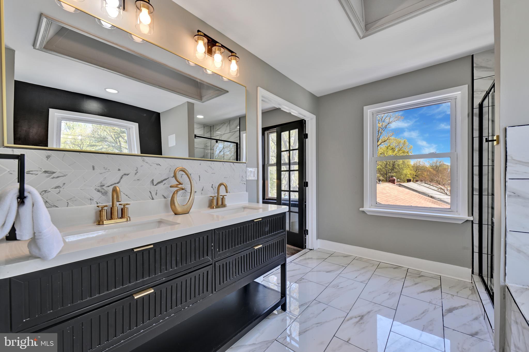 RIVERDALE PARK - Residential