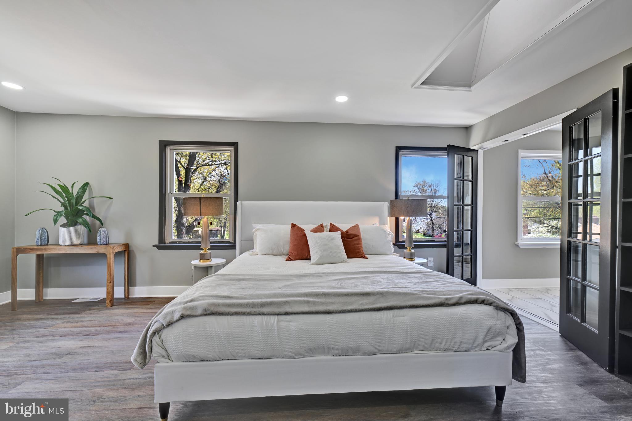 RIVERDALE PARK - Residential