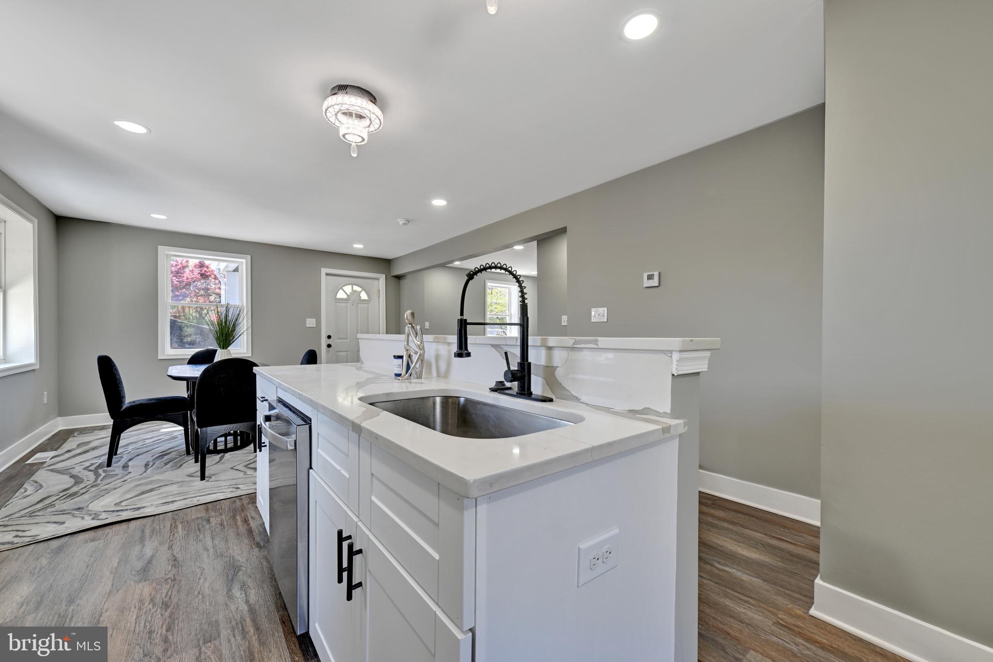 RIVERDALE PARK - Residential