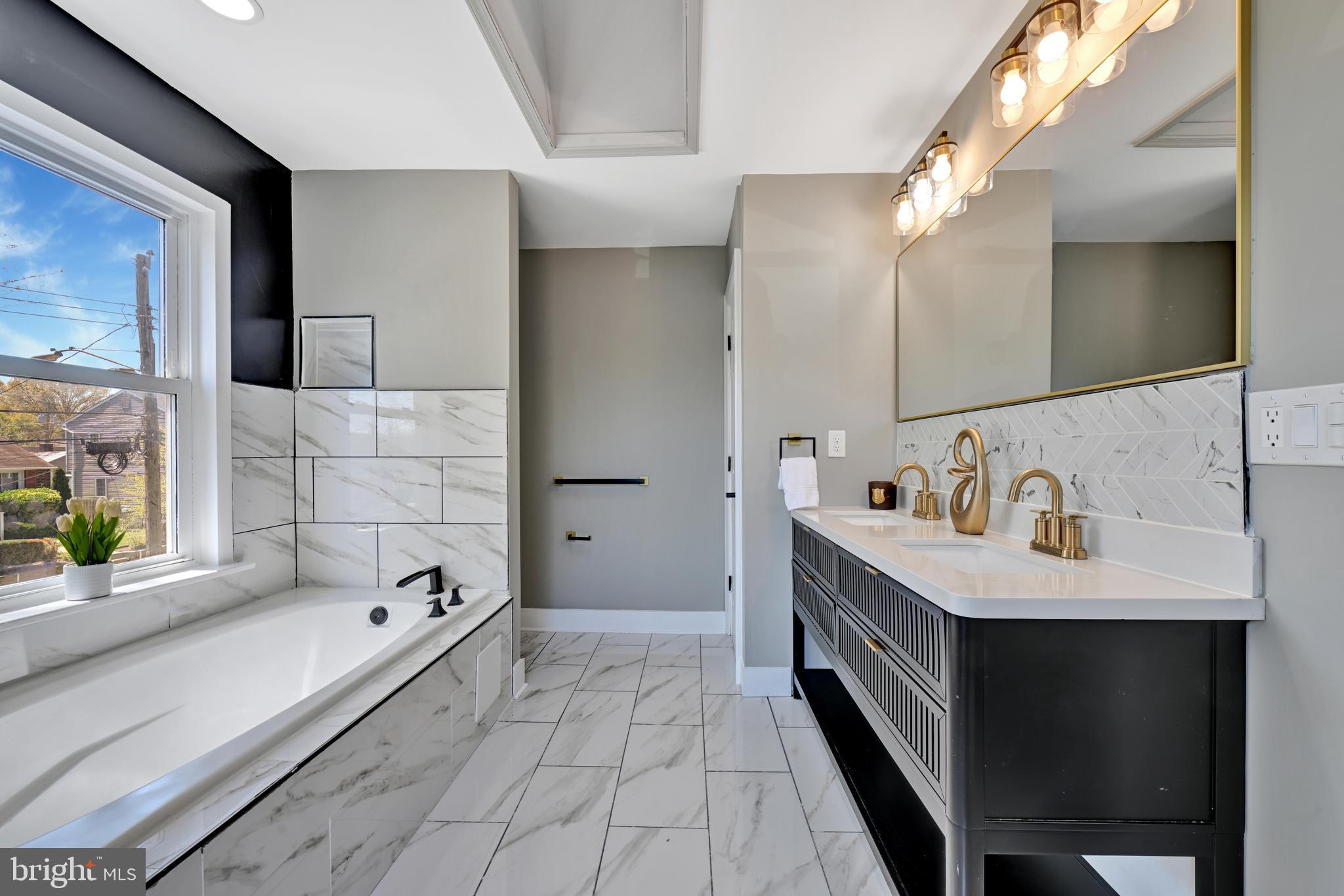 RIVERDALE PARK - Residential