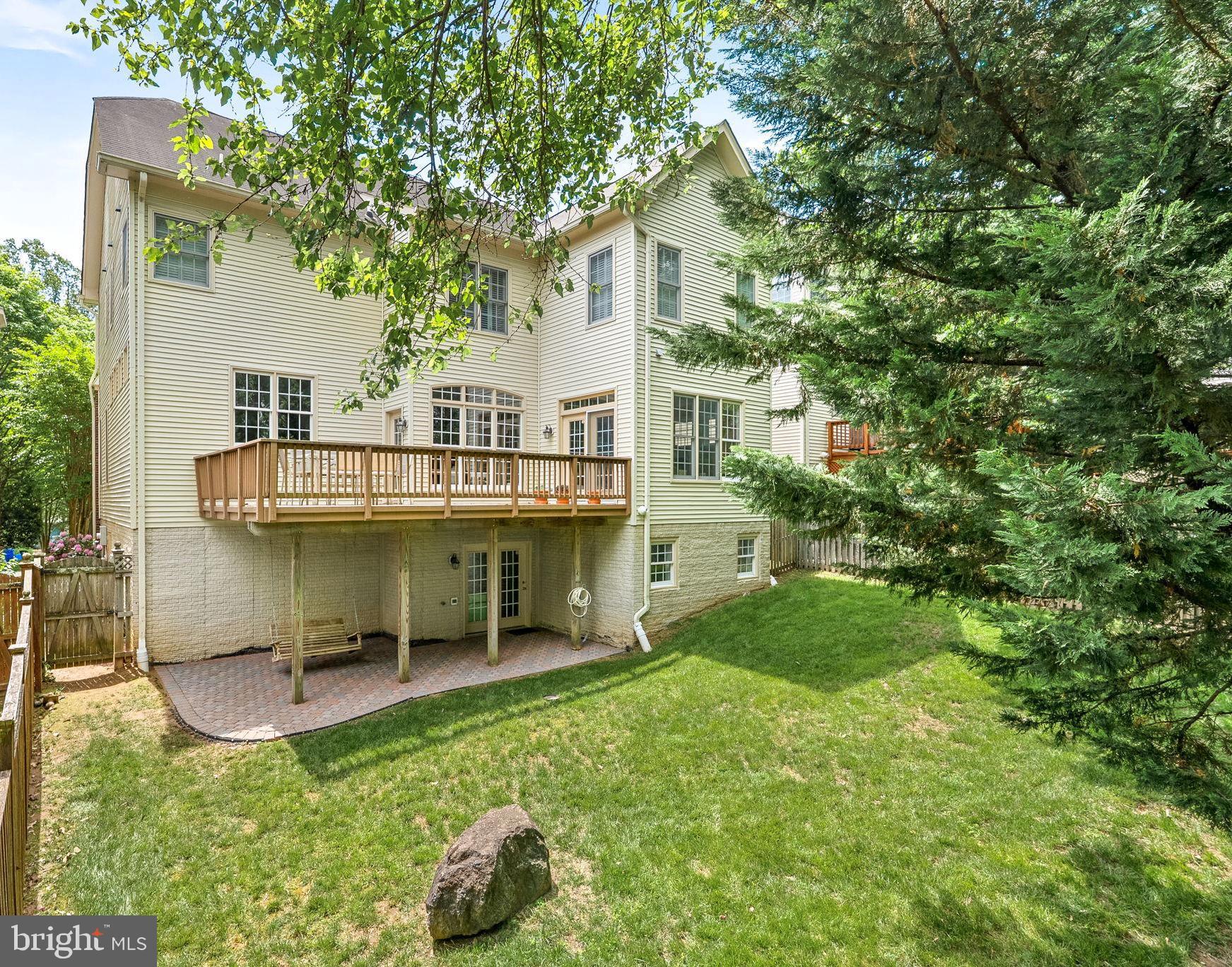 807 WOODSIDE PARKWAY