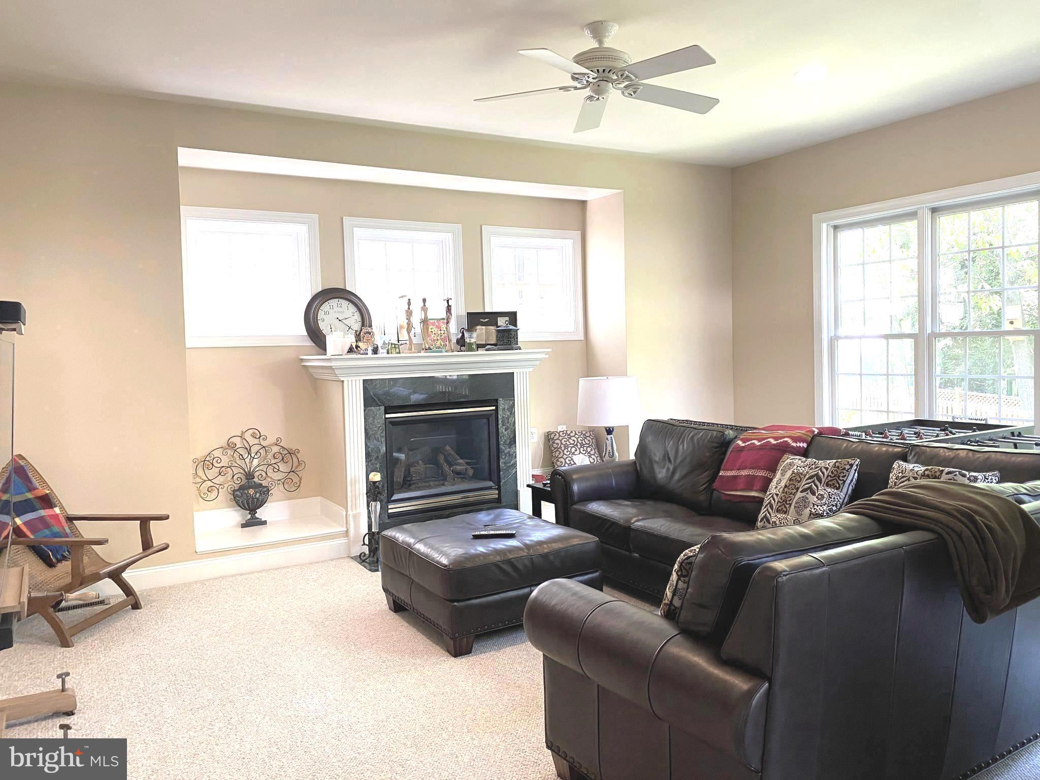 807 WOODSIDE PARKWAY