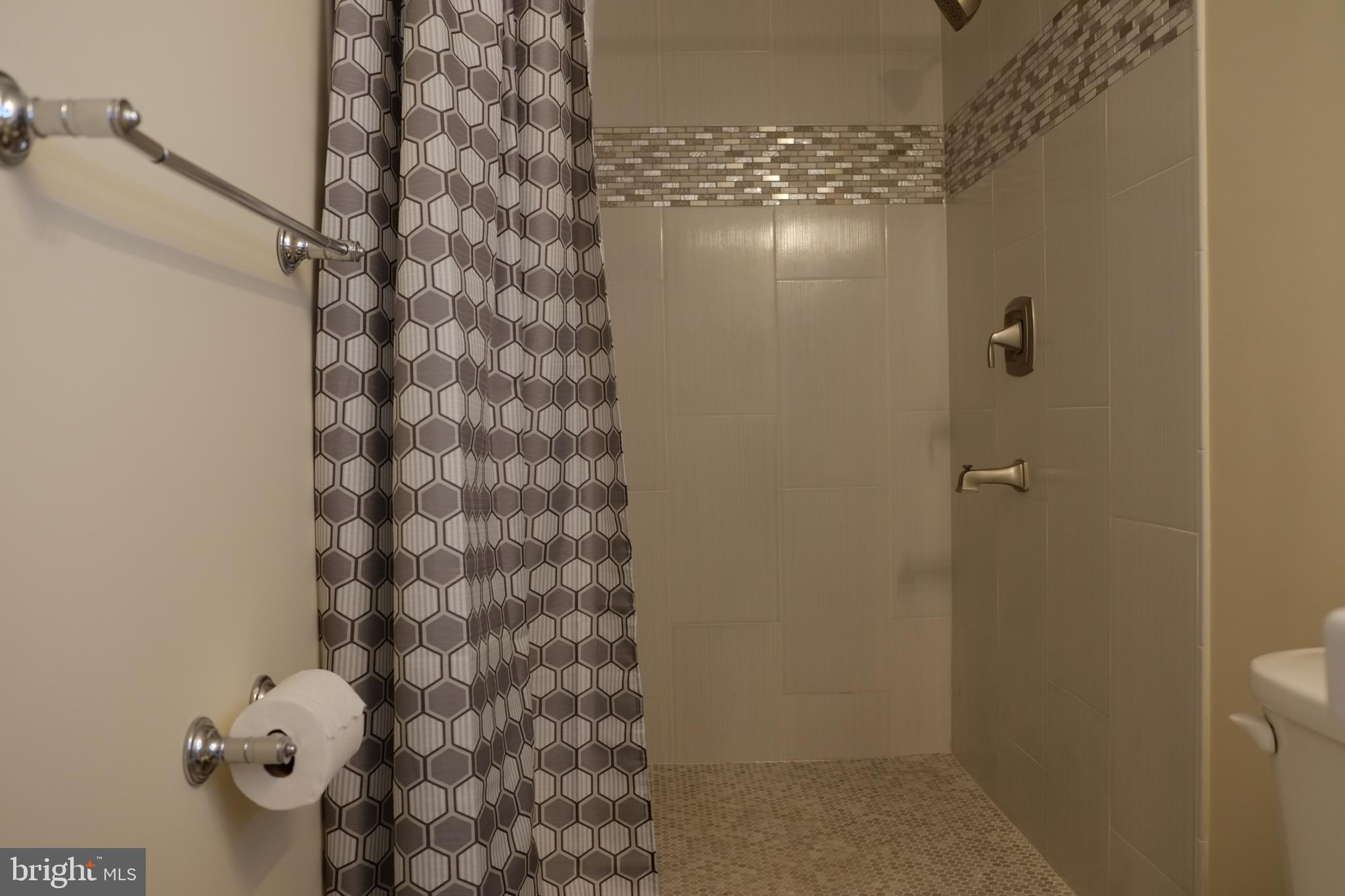 VAN DORN VILLAGE - Residential Lease