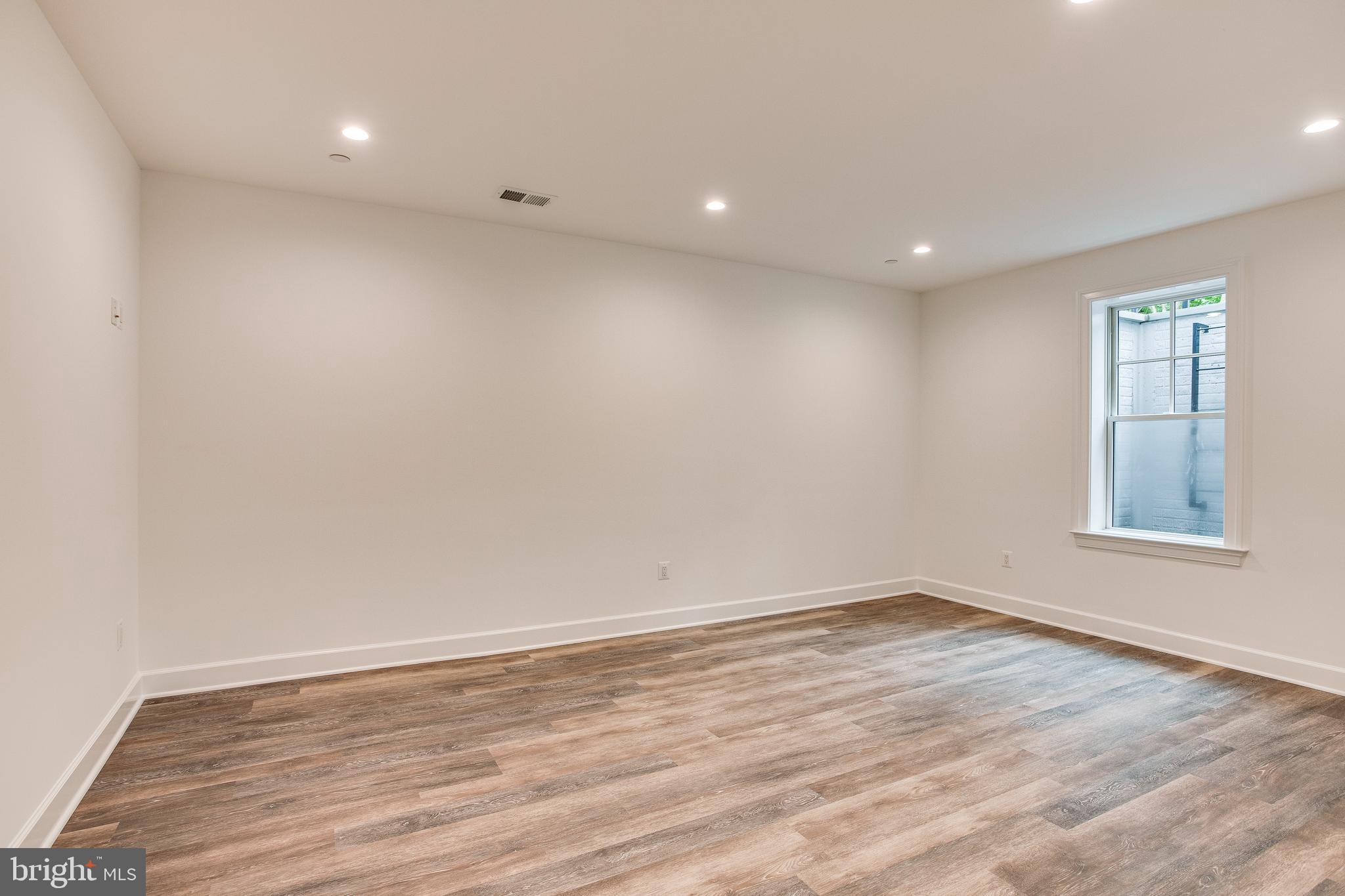 KENWOOD PARK - Residential