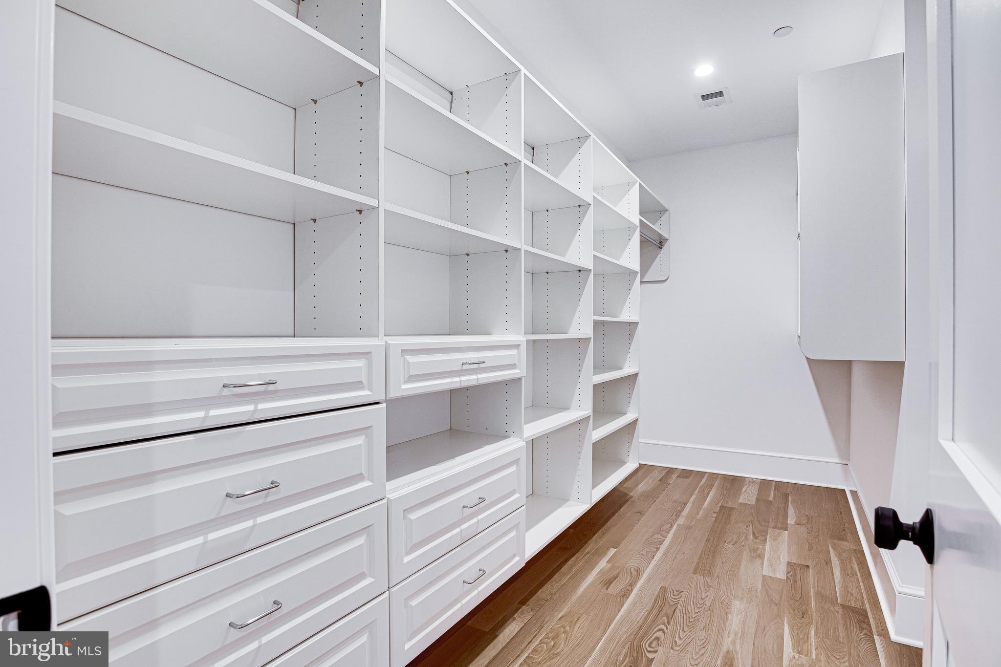 KENWOOD PARK - Residential