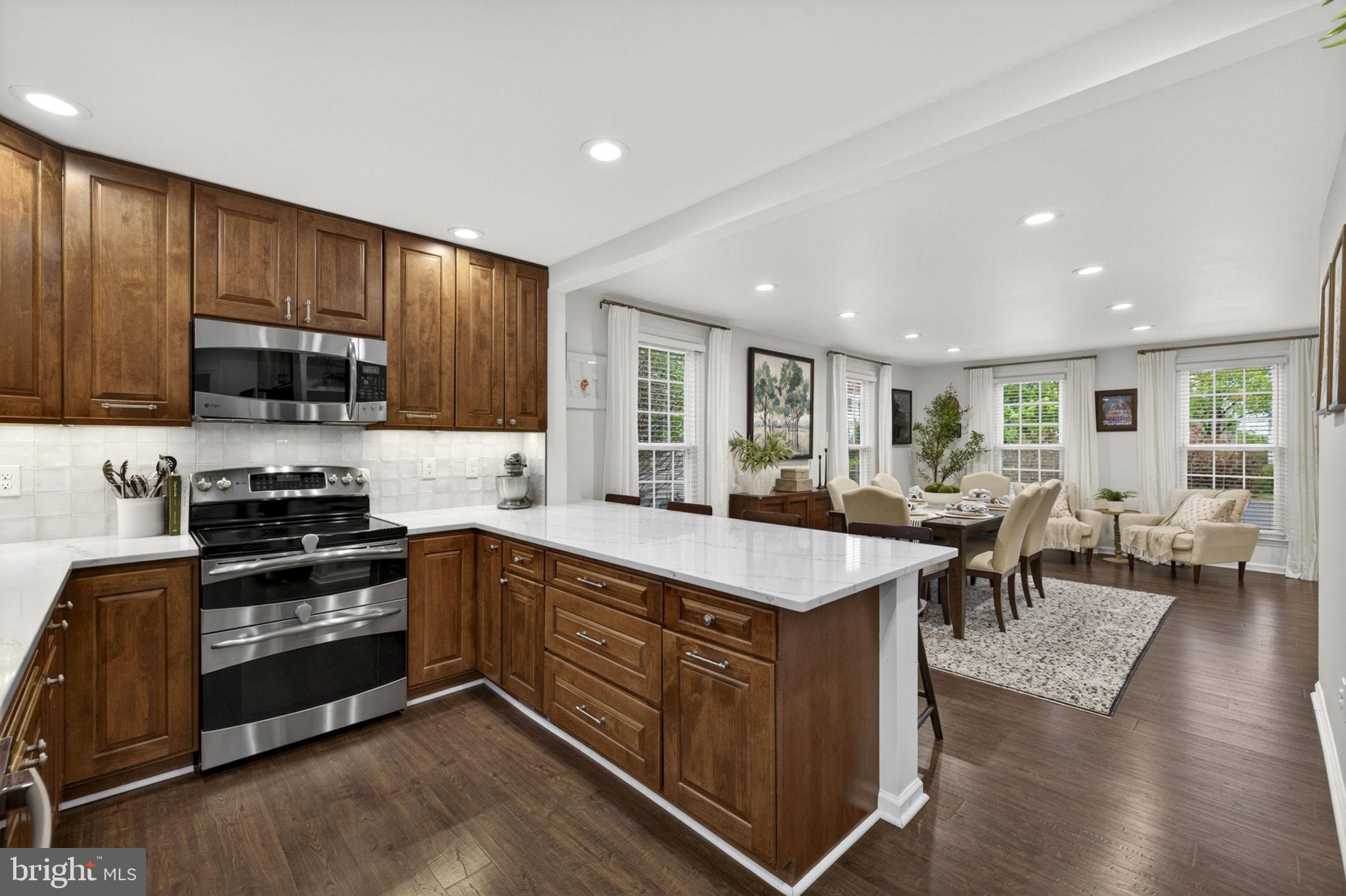 LINDEN HILL - Residential