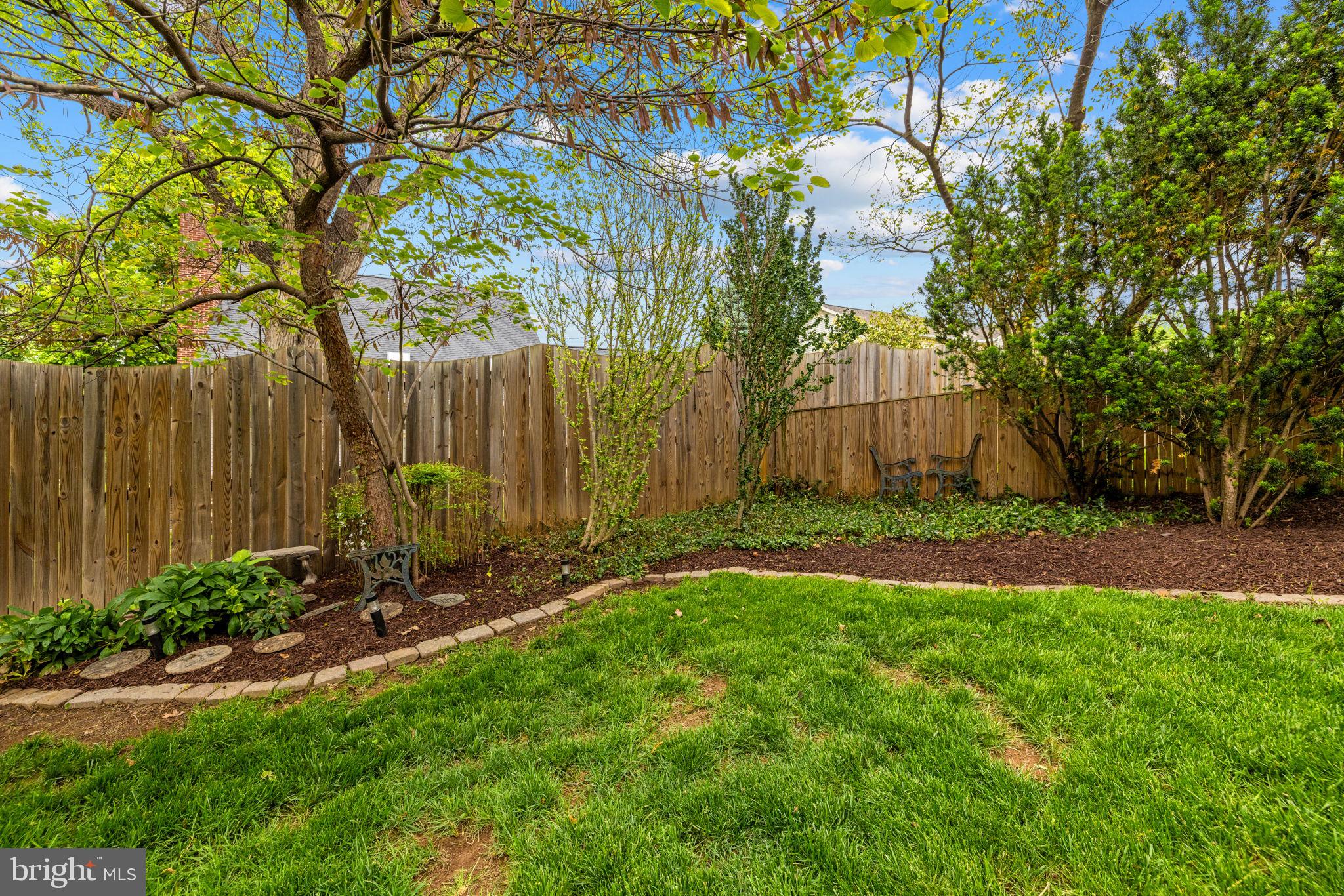 LINDEN HILL - Residential