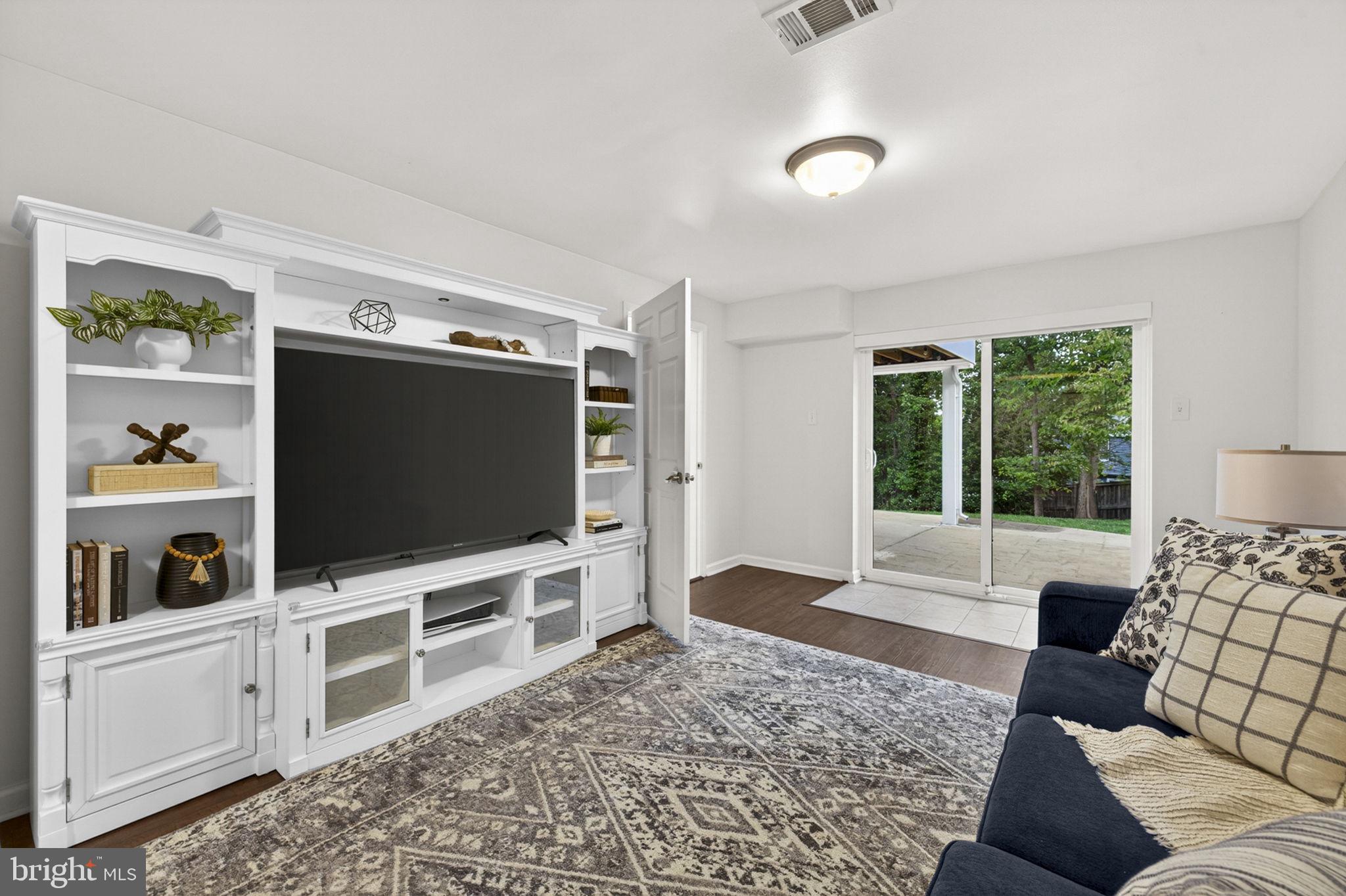 LINDEN HILL - Residential