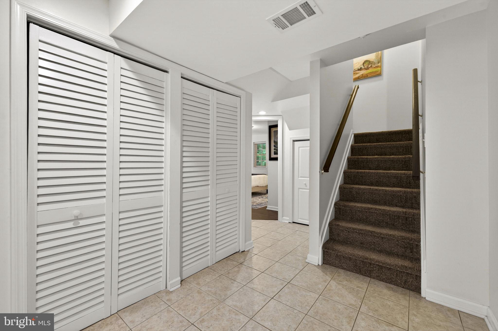 LINDEN HILL - Residential