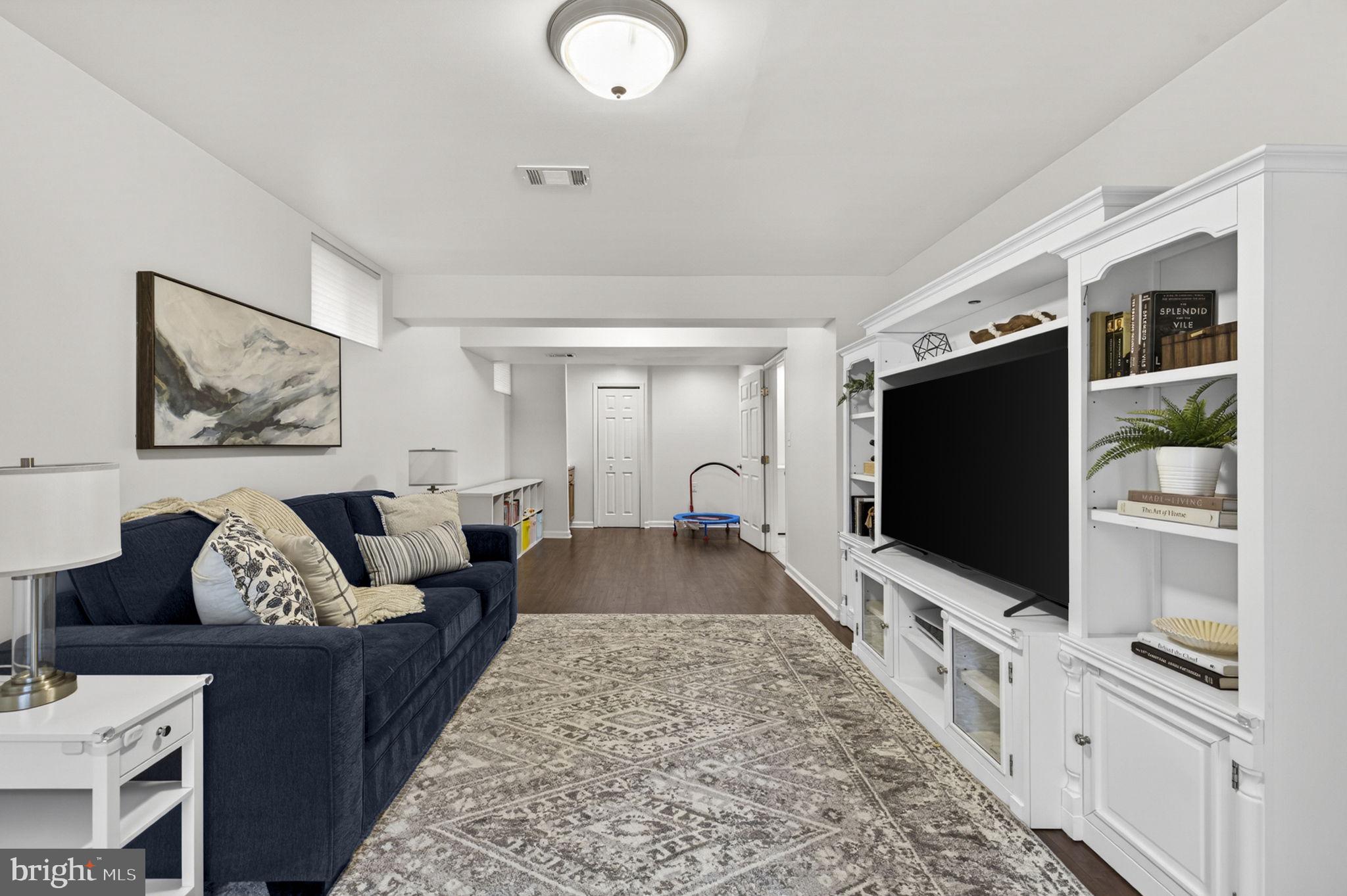 LINDEN HILL - Residential