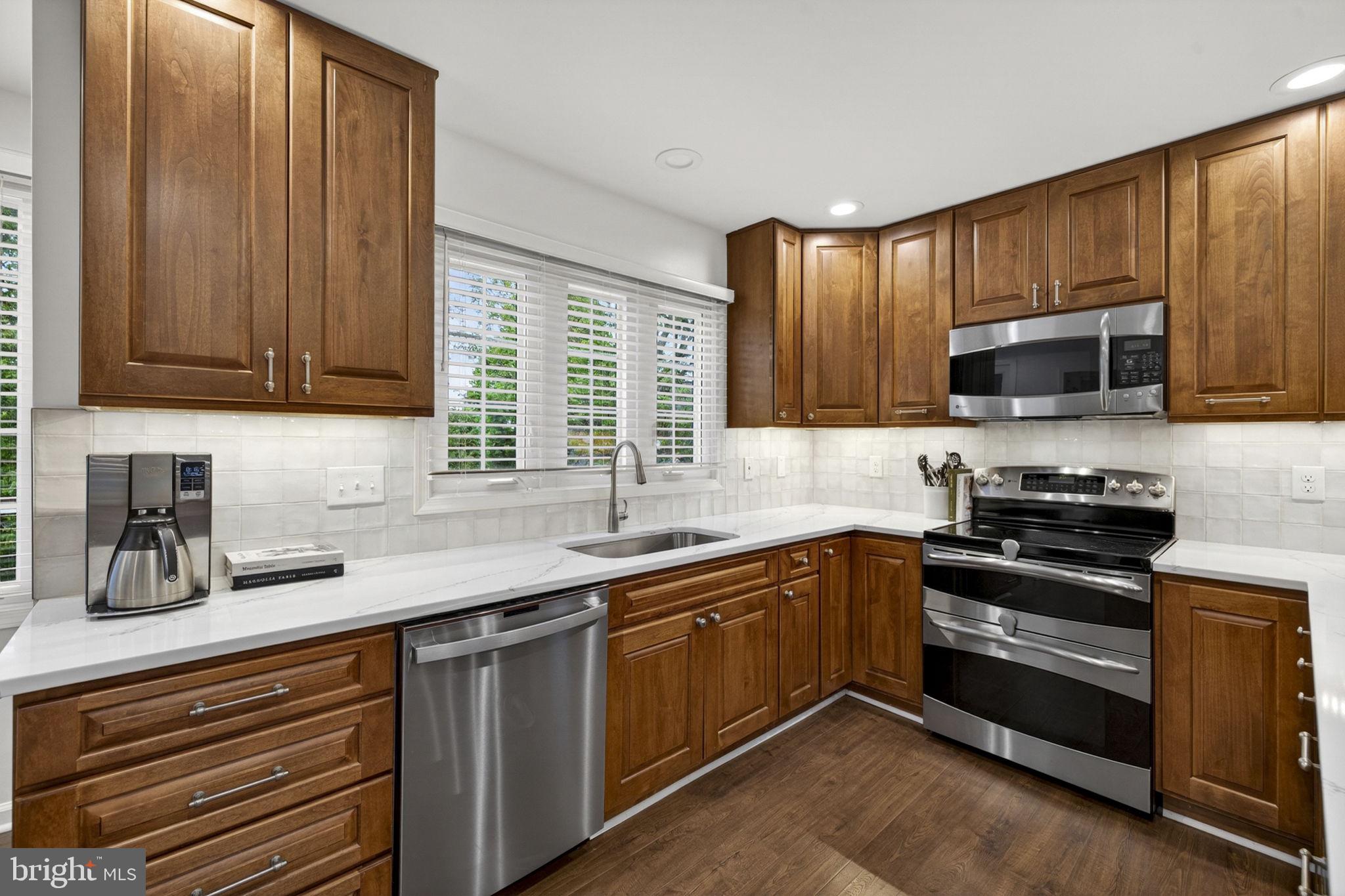 LINDEN HILL - Residential